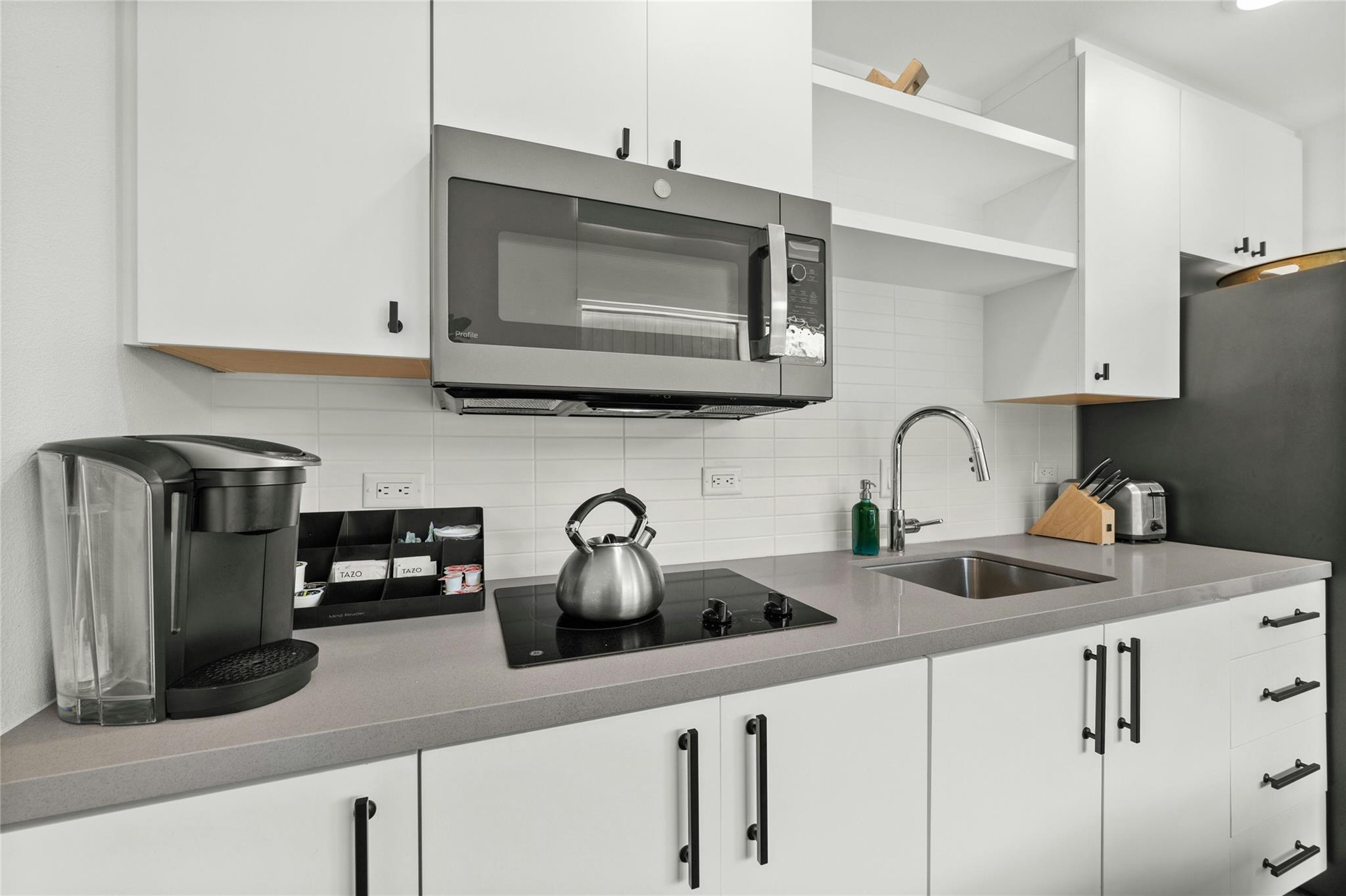 49 Navasota St # 214, Austin, TX 78702