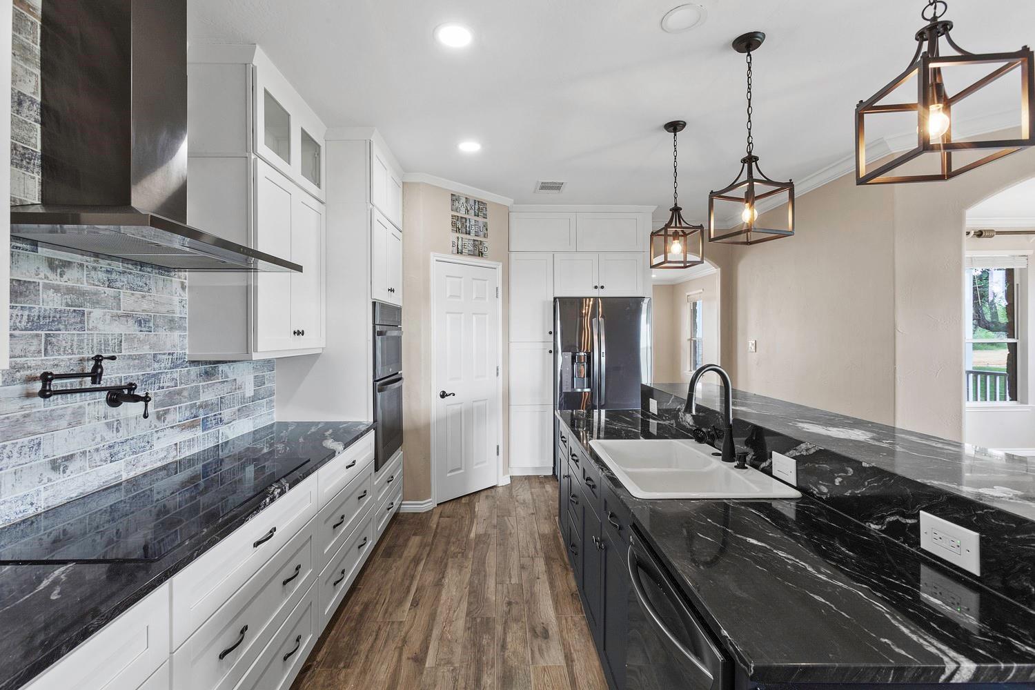 15020 Hero Way W, Leander, TX 78641