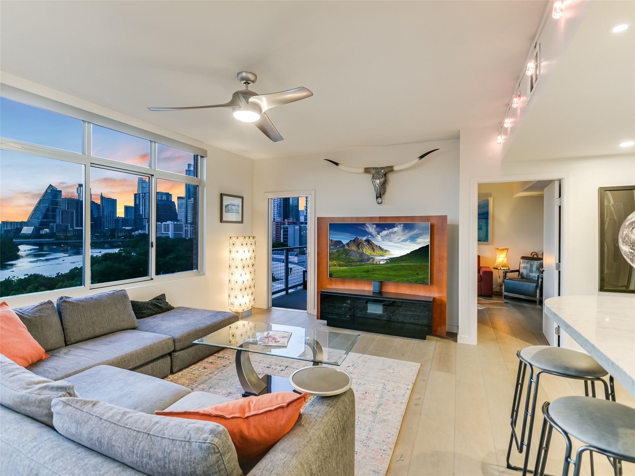 54 Rainey St # 922, Austin, TX 78701