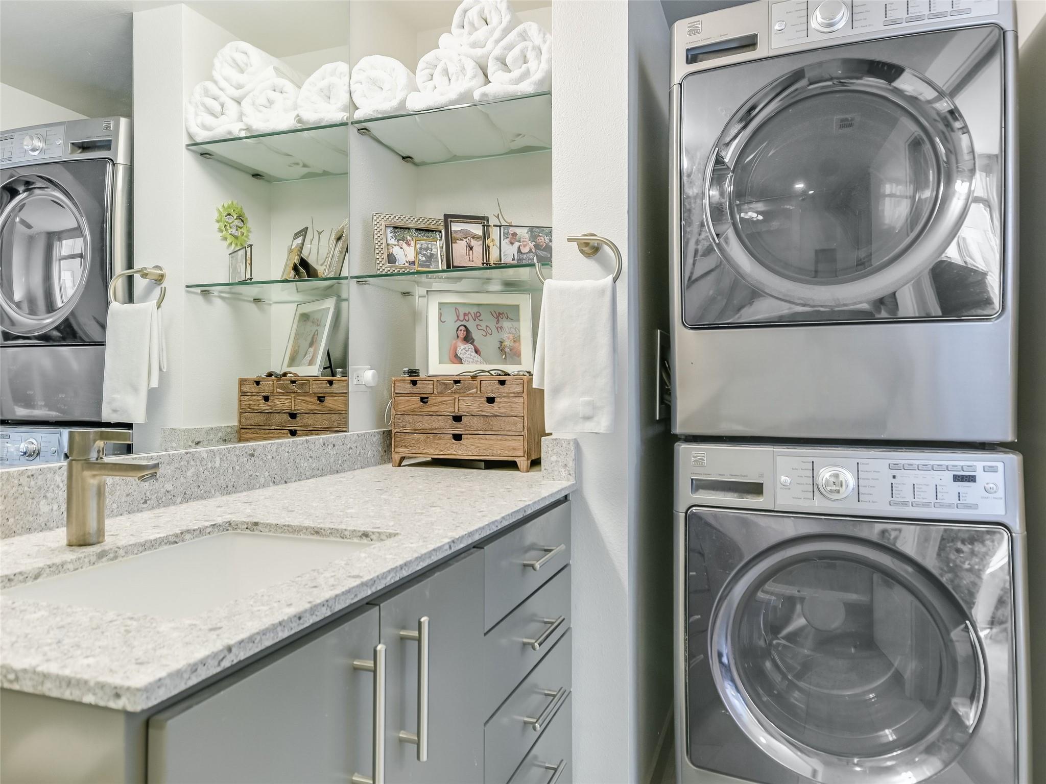 54 Rainey St # 922, Austin, TX 78701