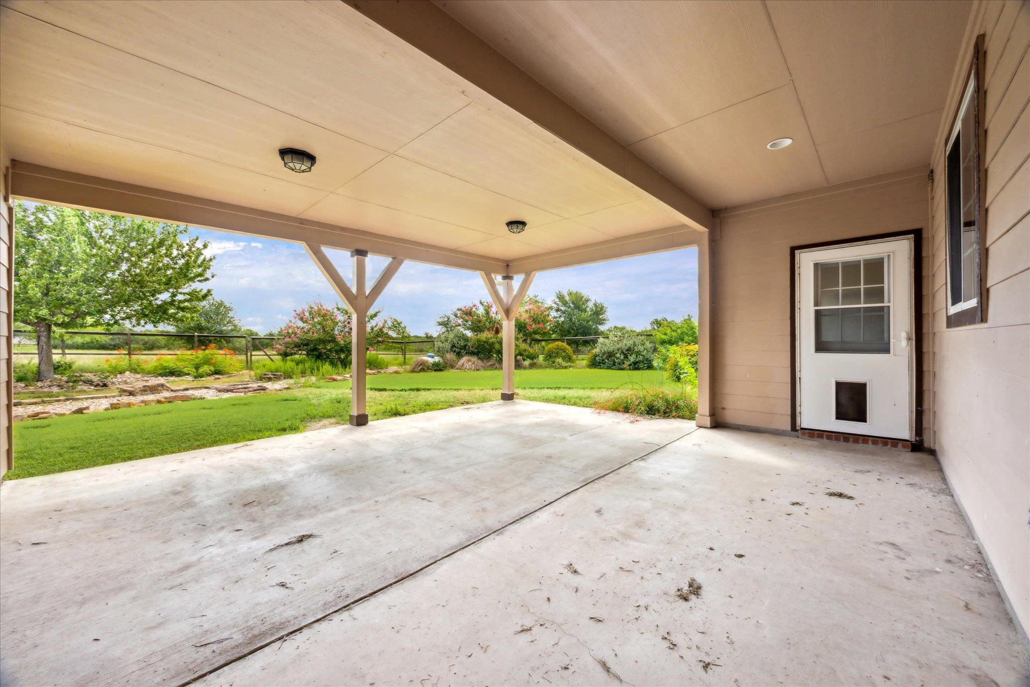 144 Escondido Dr, Del Valle, TX 78617