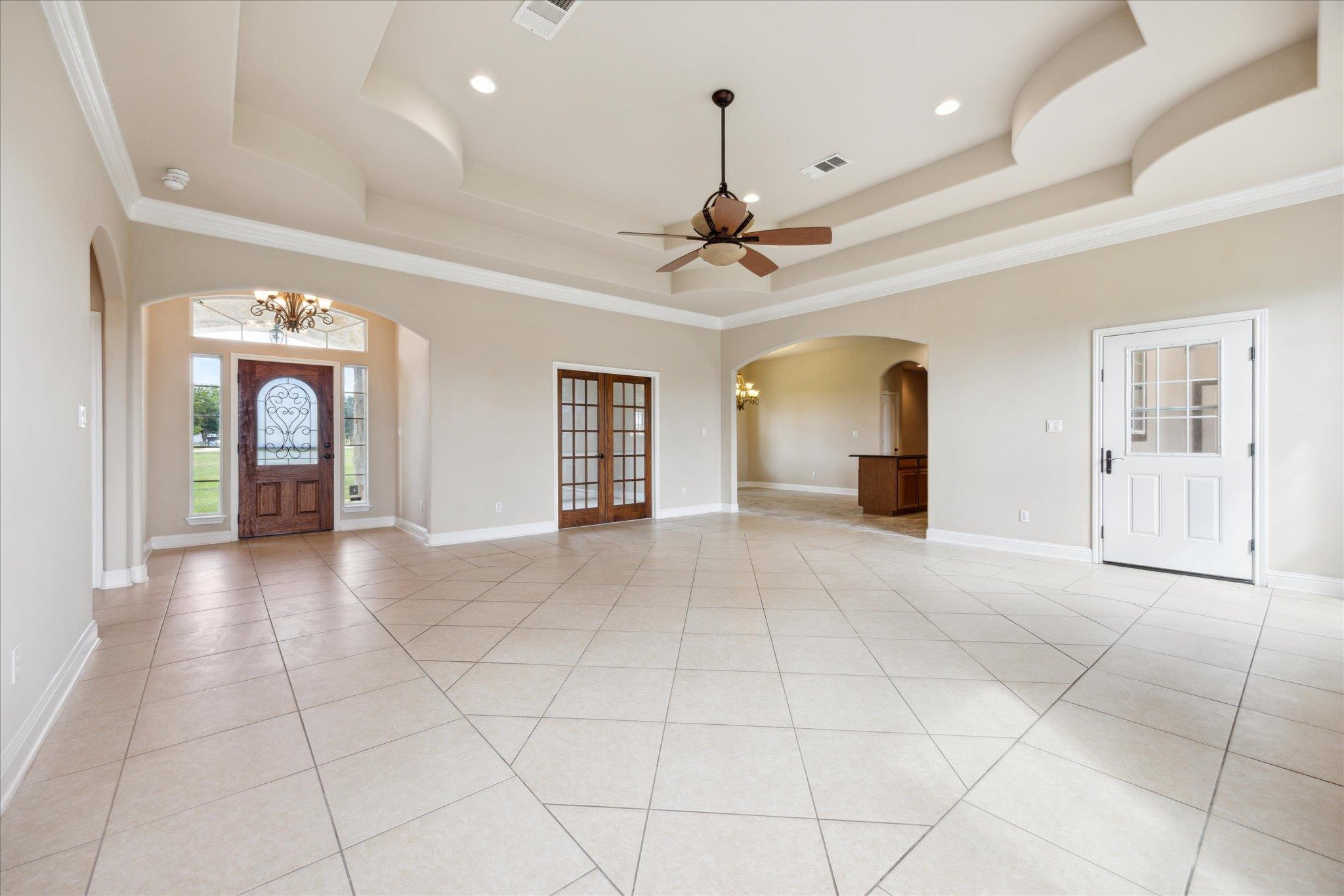 144 Escondido Dr, Del Valle, TX 78617