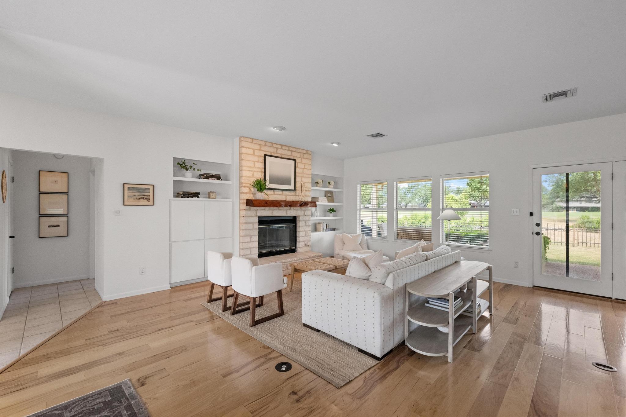 911 Vanguard St, Lakeway, TX 78734