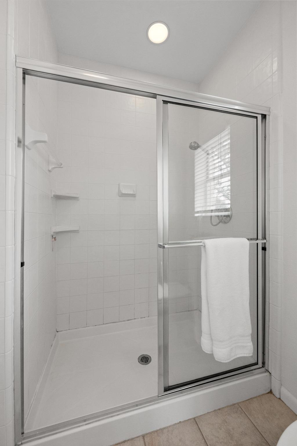 911 Vanguard St, Lakeway, TX 78734