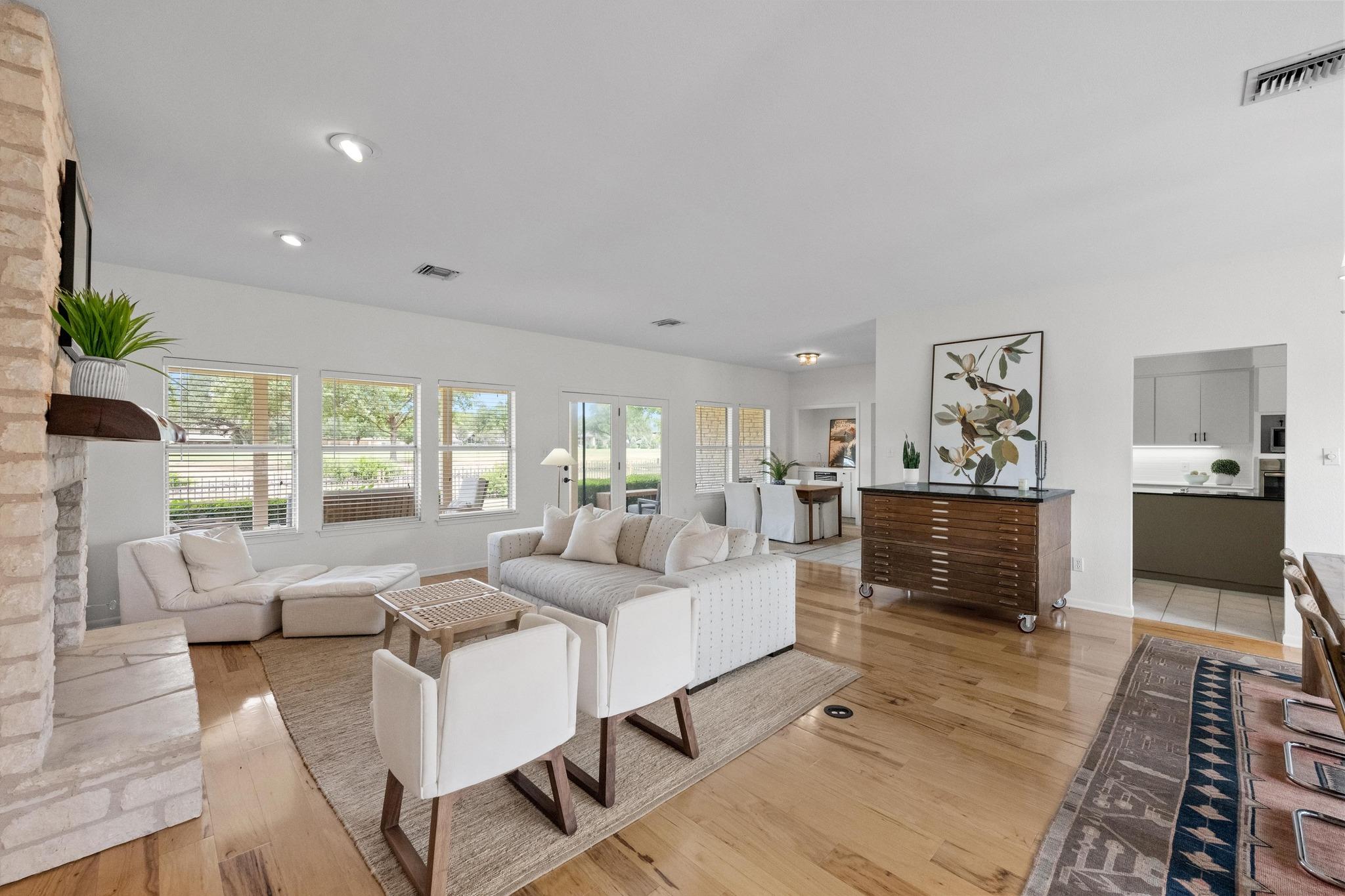 911 Vanguard St, Lakeway, TX 78734