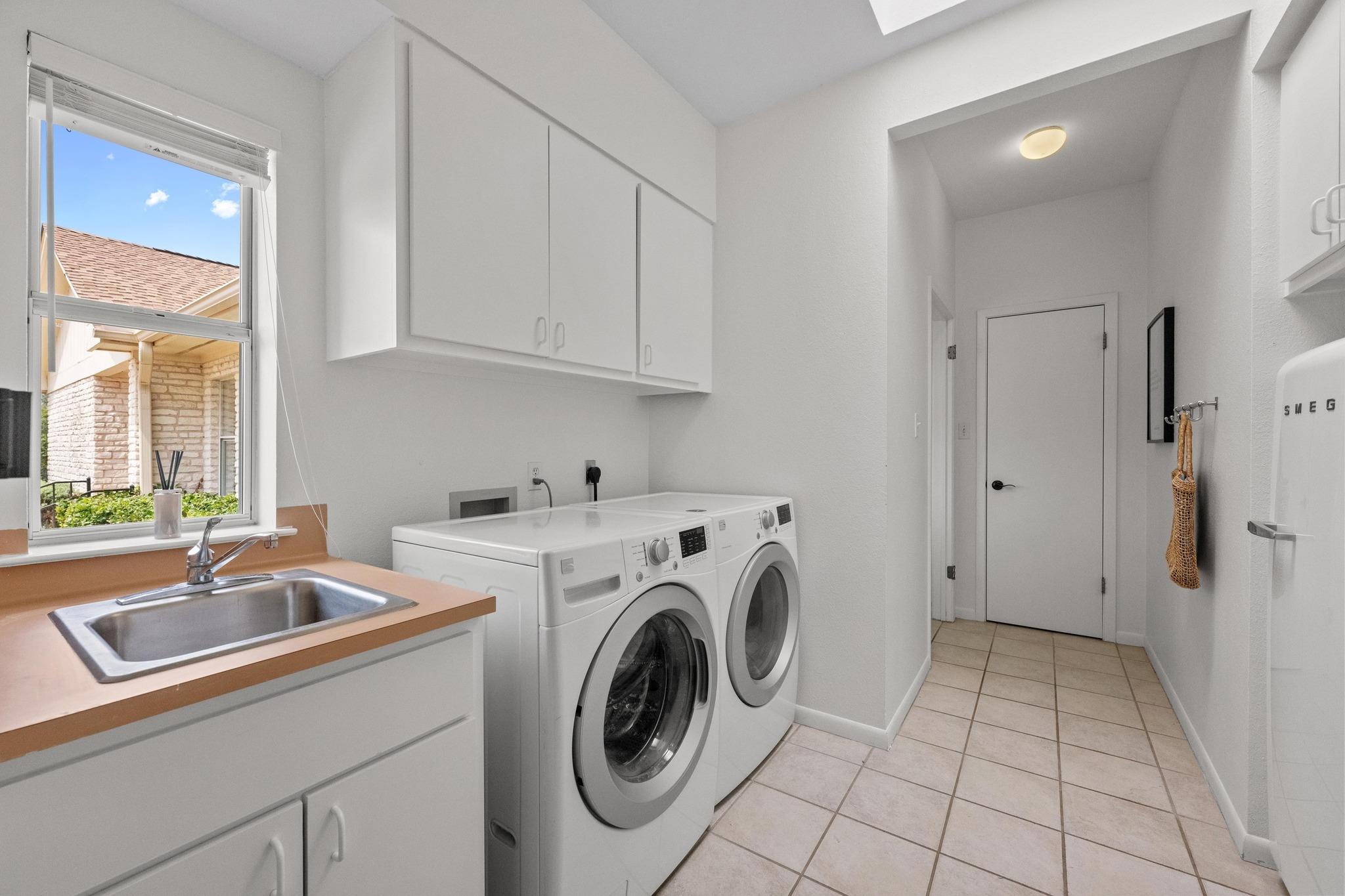 911 Vanguard St, Lakeway, TX 78734