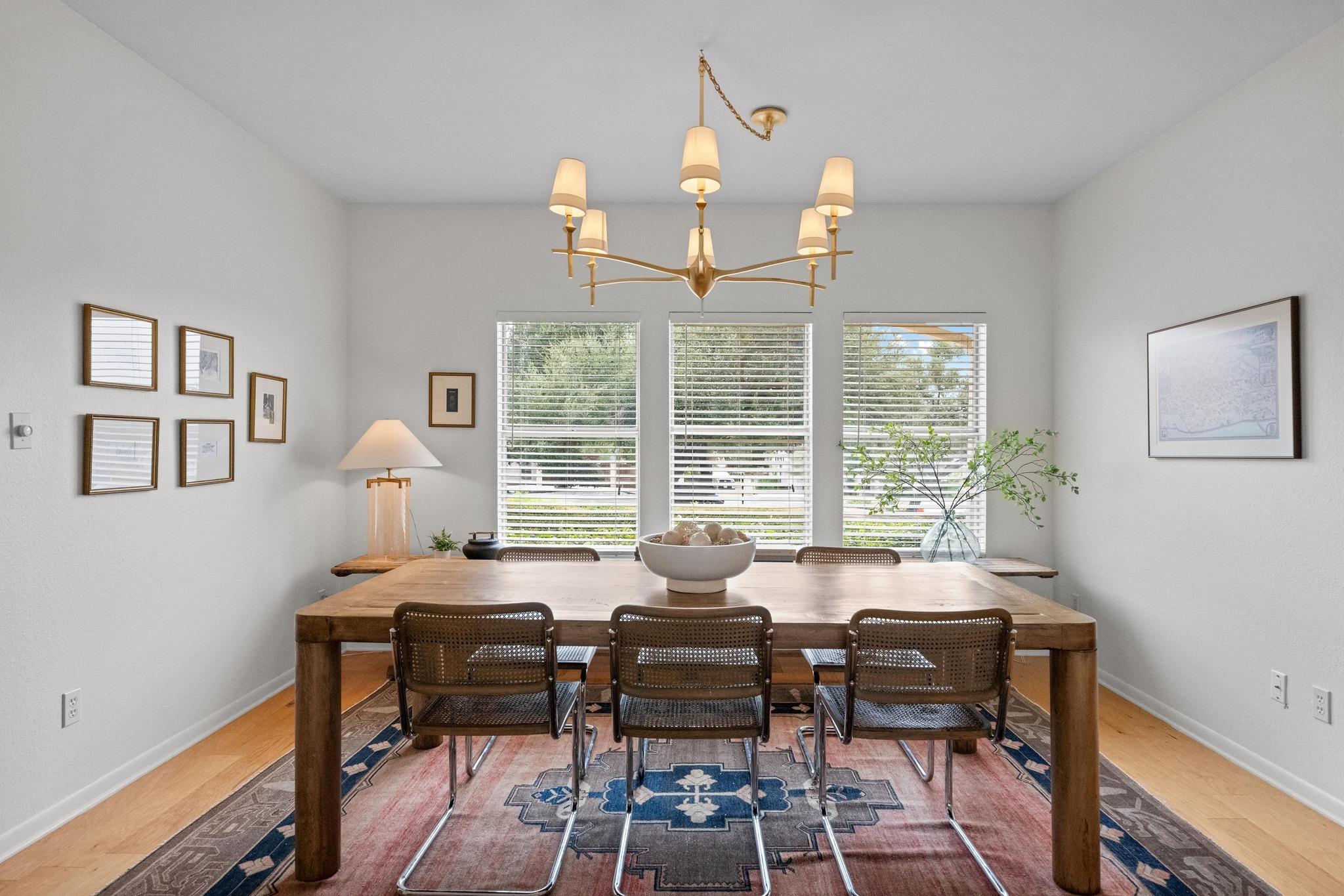 911 Vanguard St, Lakeway, TX 78734