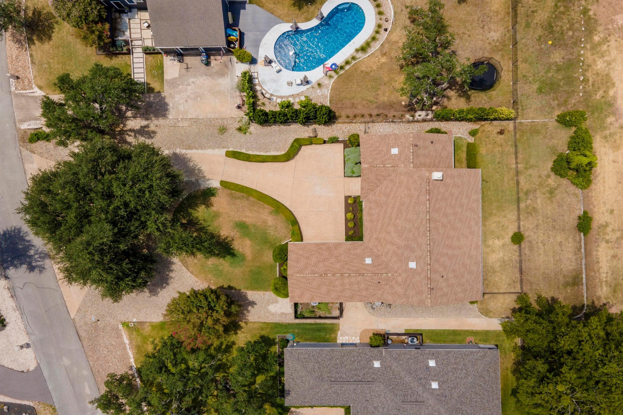 911 Vanguard St, Lakeway, TX 78734