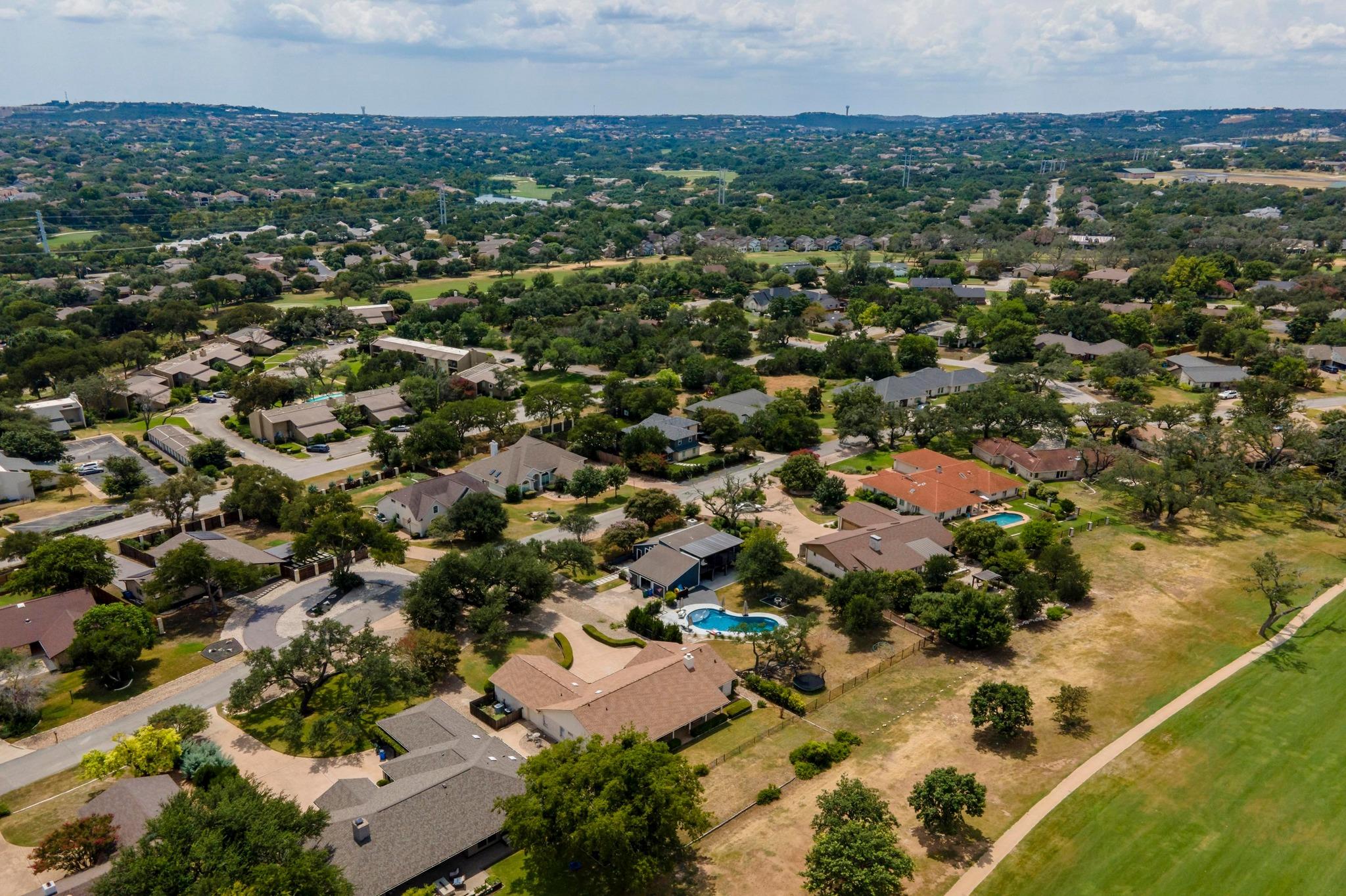 911 Vanguard St, Lakeway, TX 78734