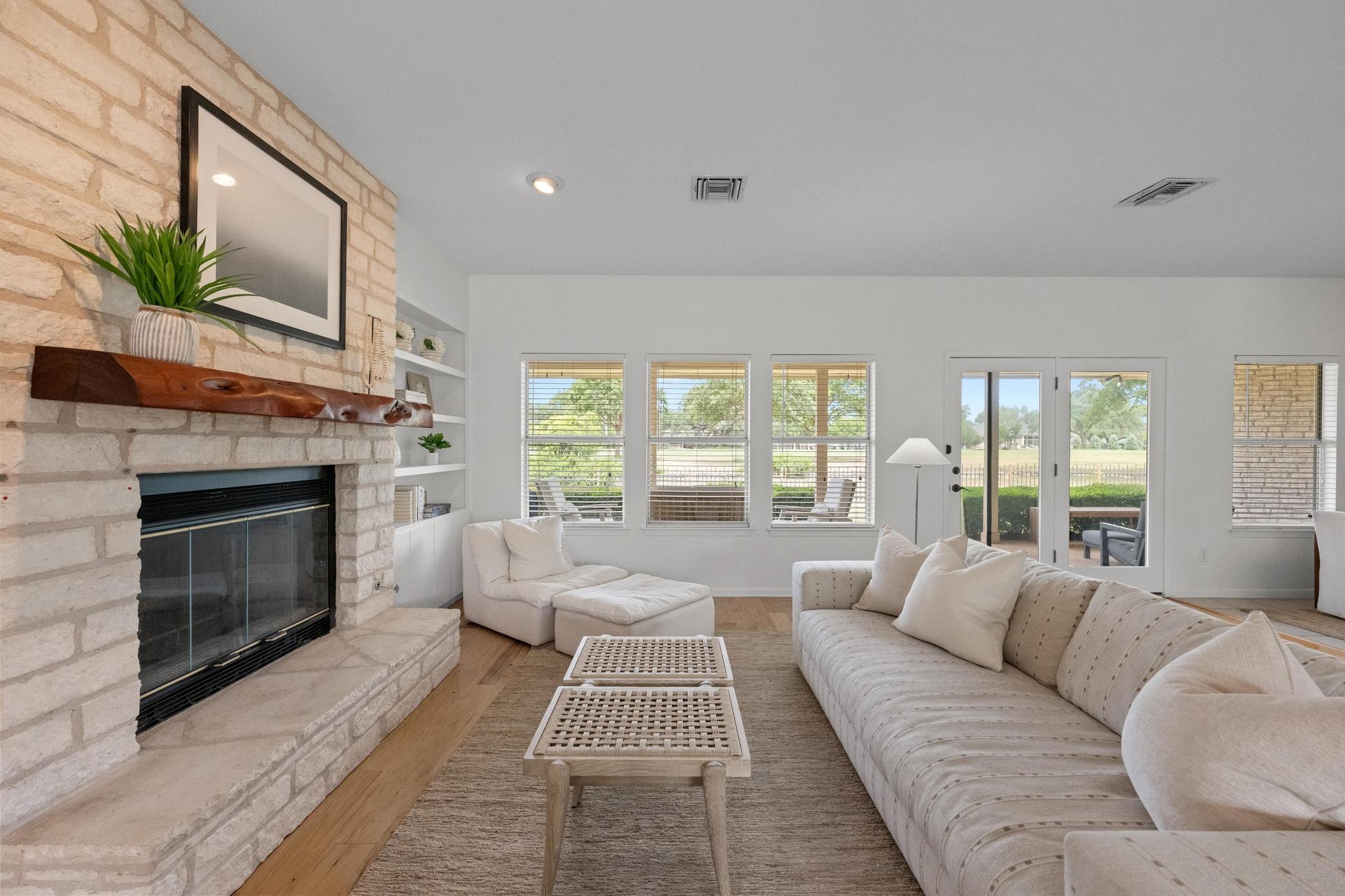 911 Vanguard St, Lakeway, TX 78734