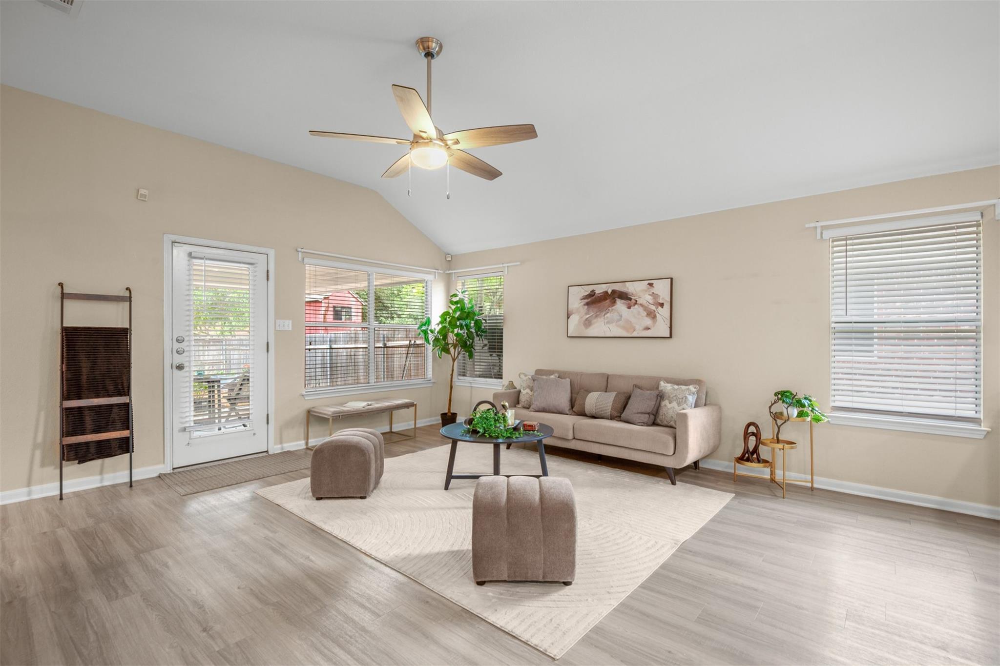 301 River Crossing Trl, Round Rock, TX 78665