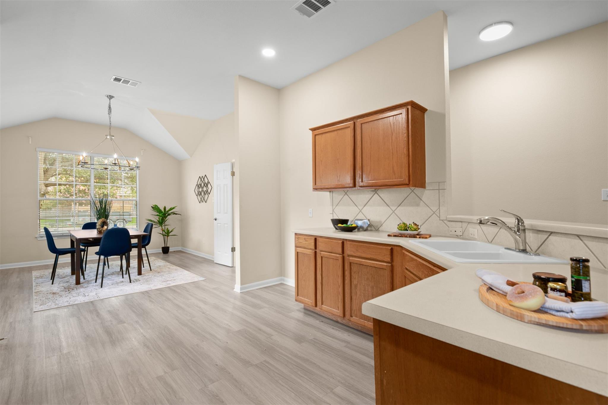 301 River Crossing Trl, Round Rock, TX 78665