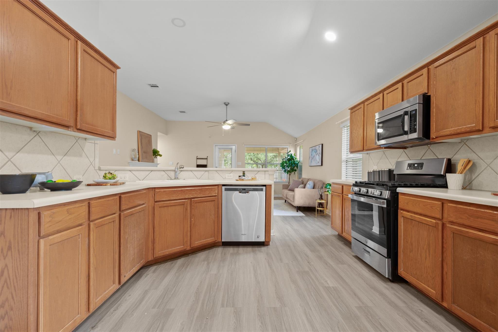 301 River Crossing Trl, Round Rock, TX 78665