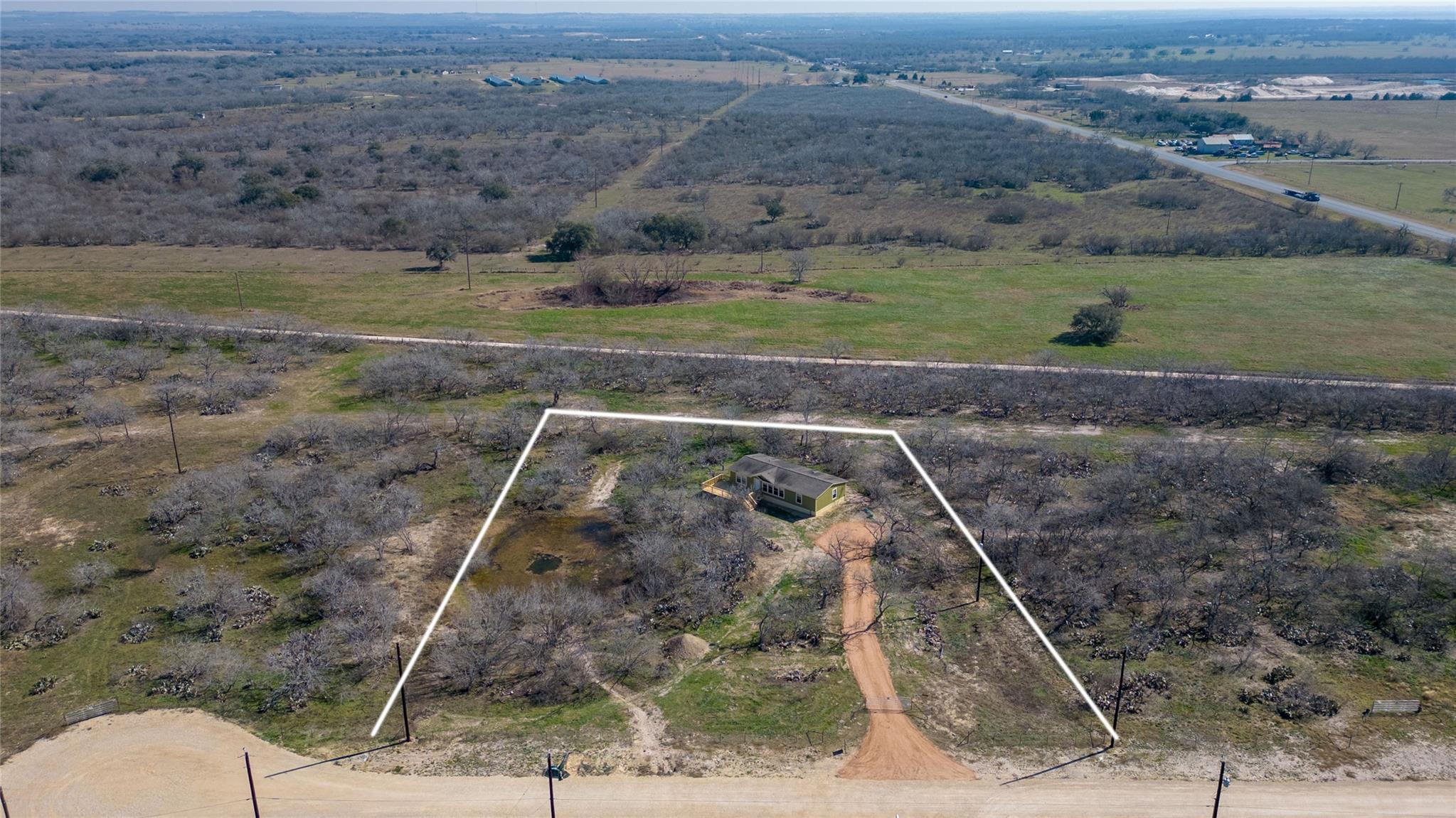 154 Cowboy Rd, Gonzales, TX 78629
