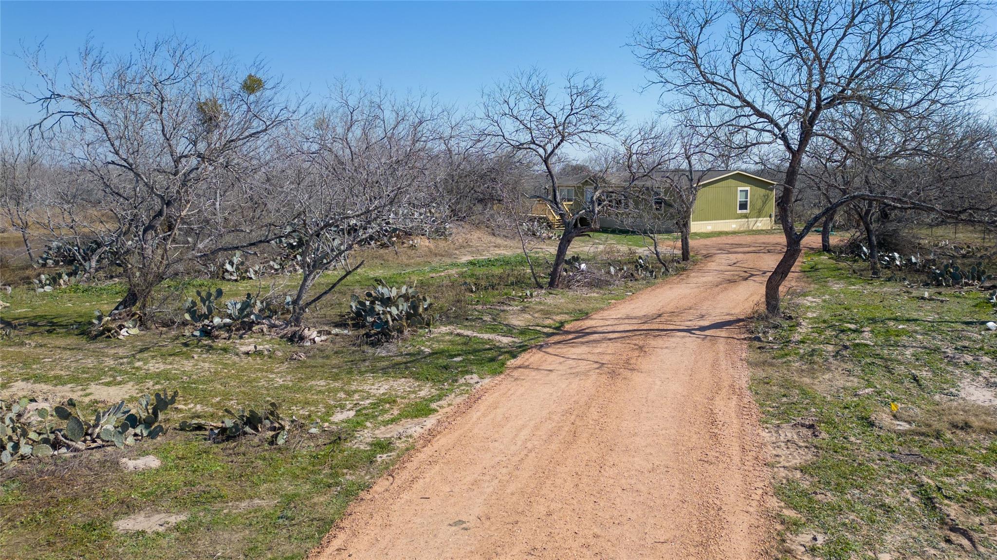 154 Cowboy Rd, Gonzales, TX 78629