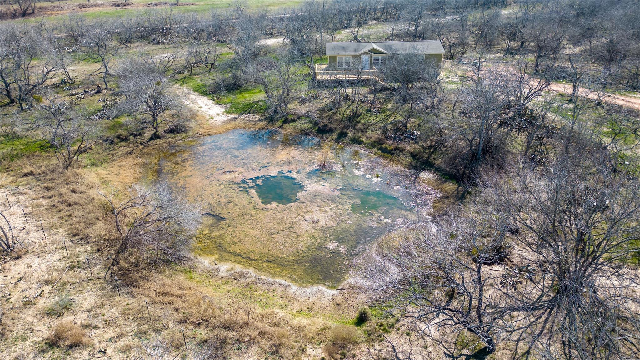 154 Cowboy Rd, Gonzales, TX 78629