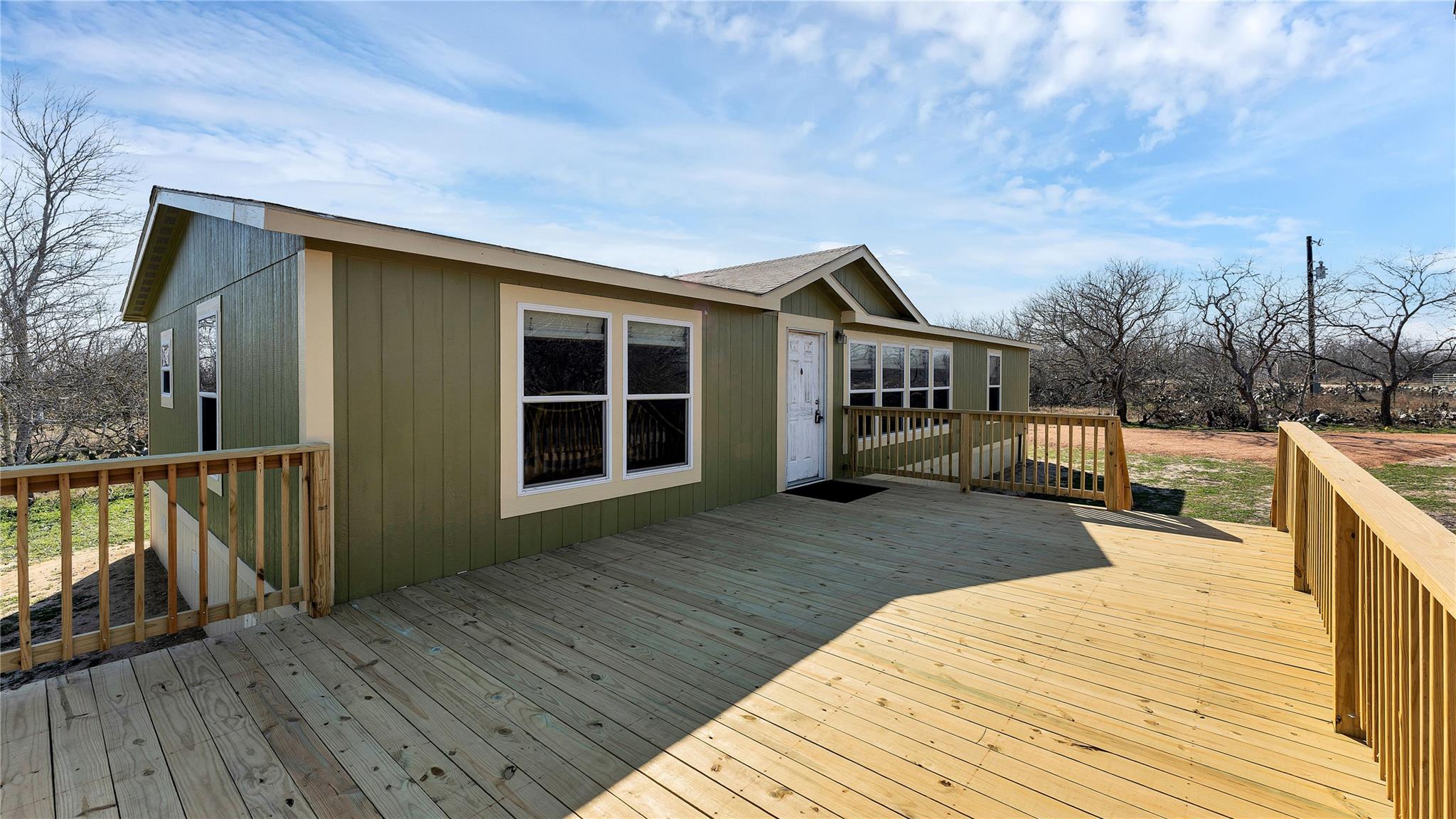 154 Cowboy Rd, Gonzales, TX 78629