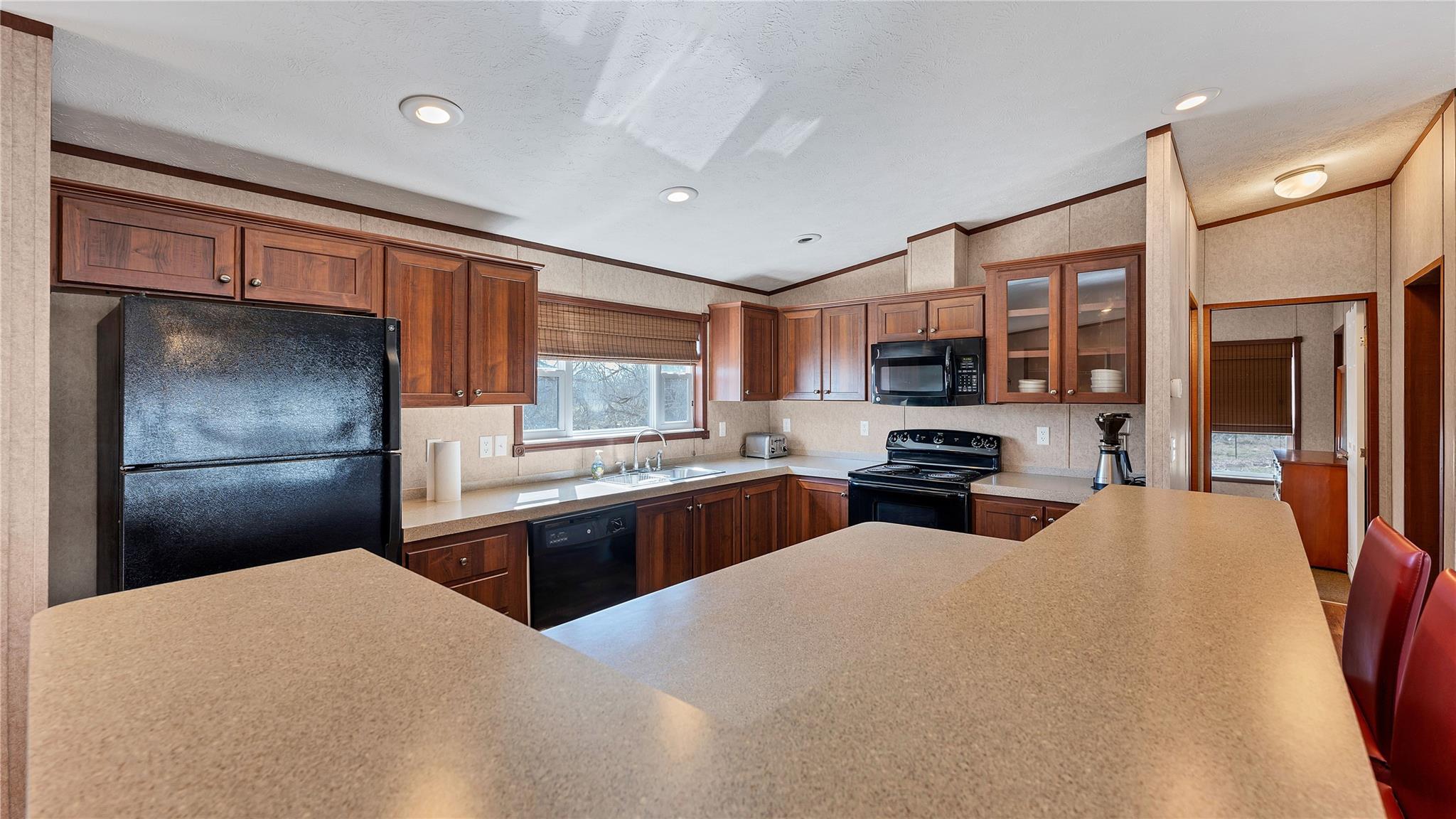 154 Cowboy Rd, Gonzales, TX 78629
