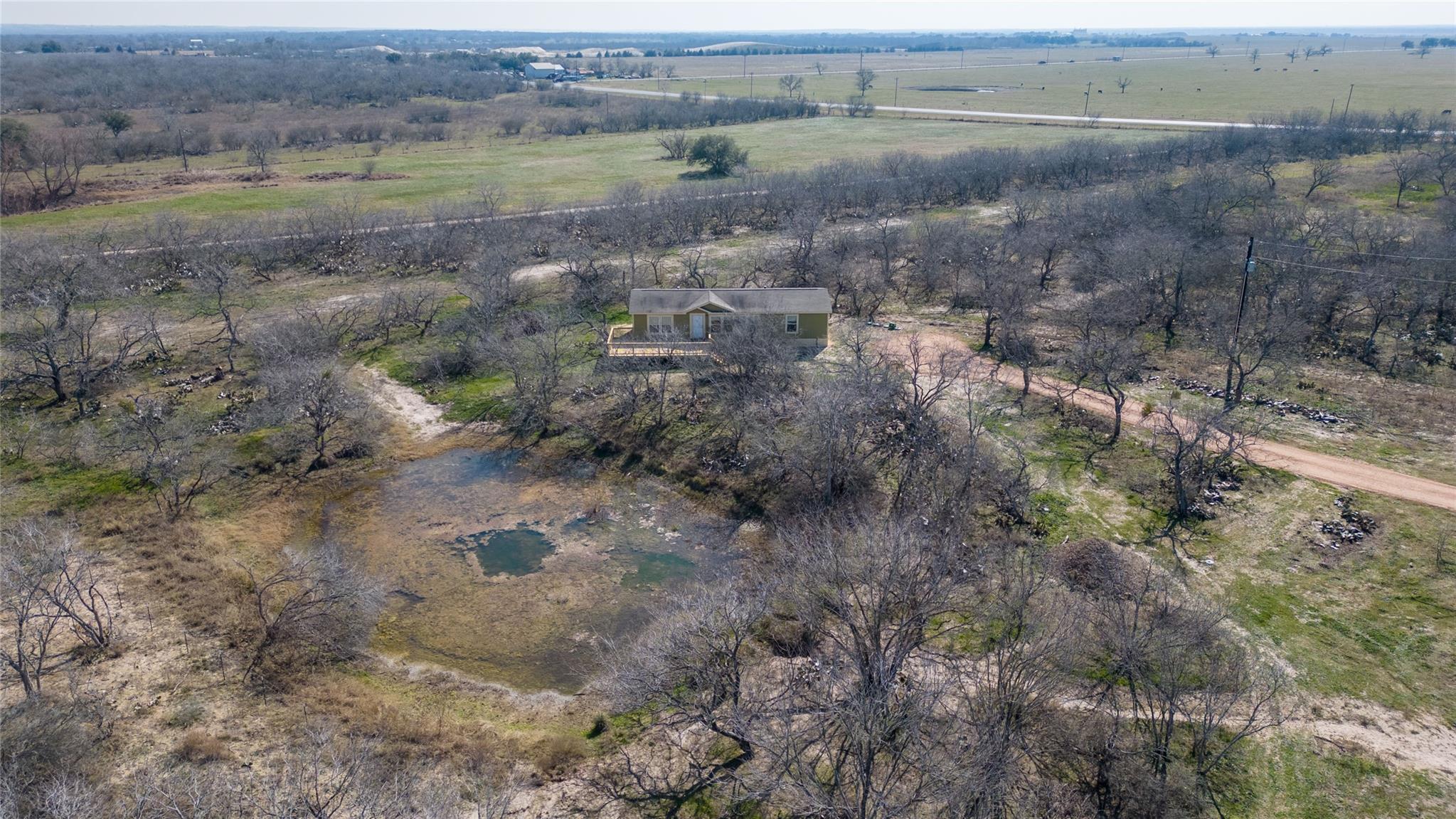 154 Cowboy Rd, Gonzales, TX 78629