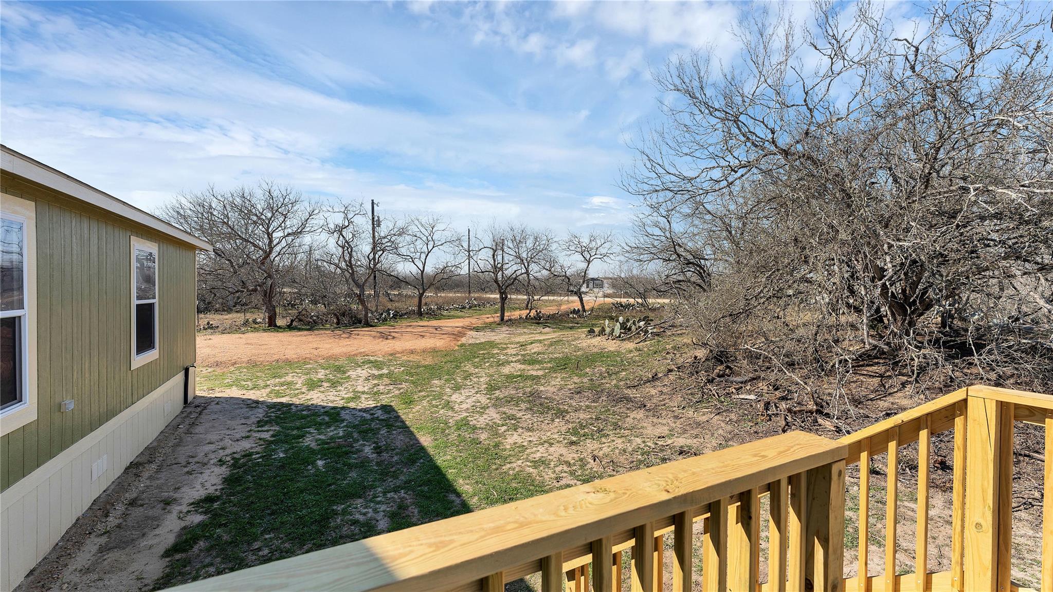 154 Cowboy Rd, Gonzales, TX 78629