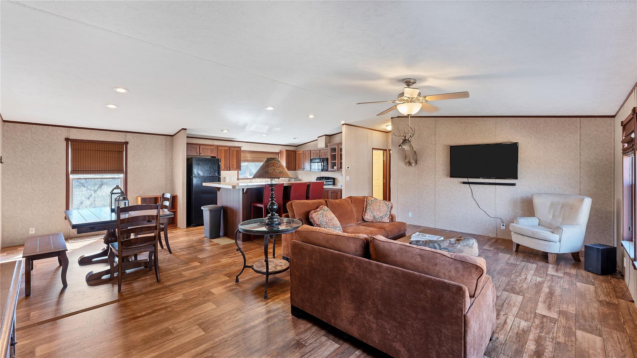 154 Cowboy Rd, Gonzales, TX 78629