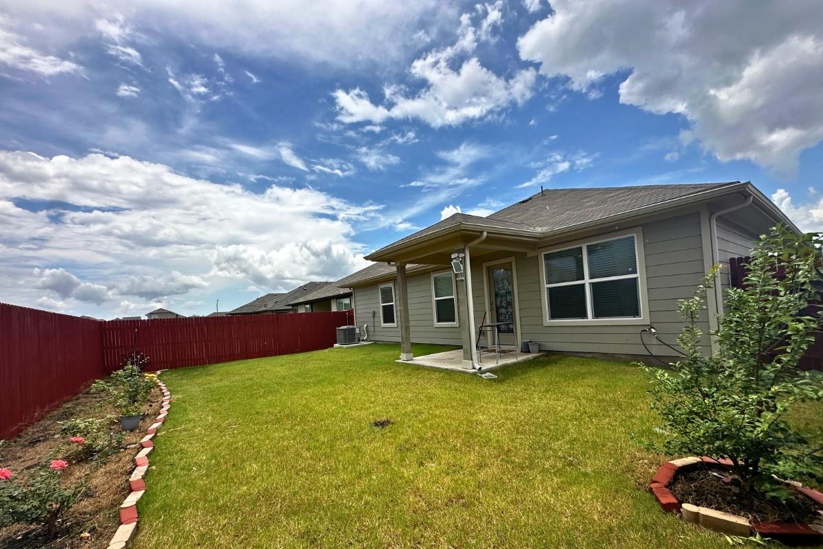 106 Canadian River Trl, Hutto, TX 78634