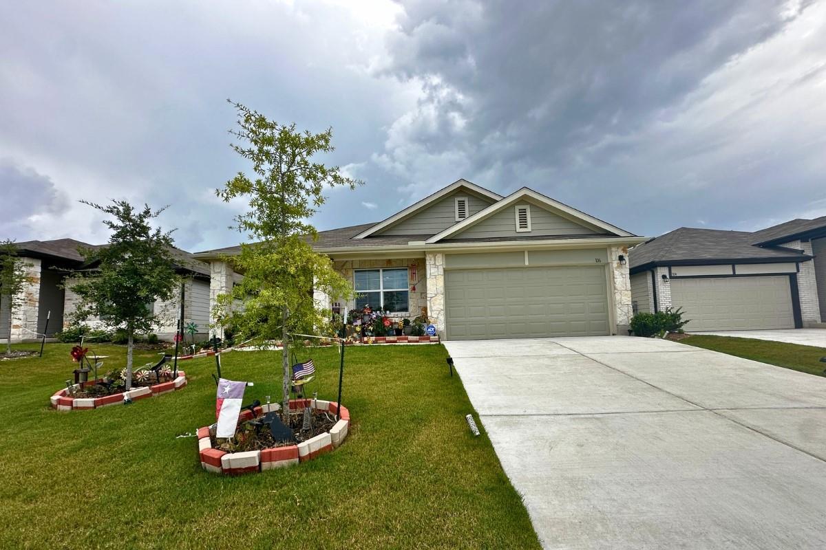 106 Canadian River Trl, Hutto, TX 78634