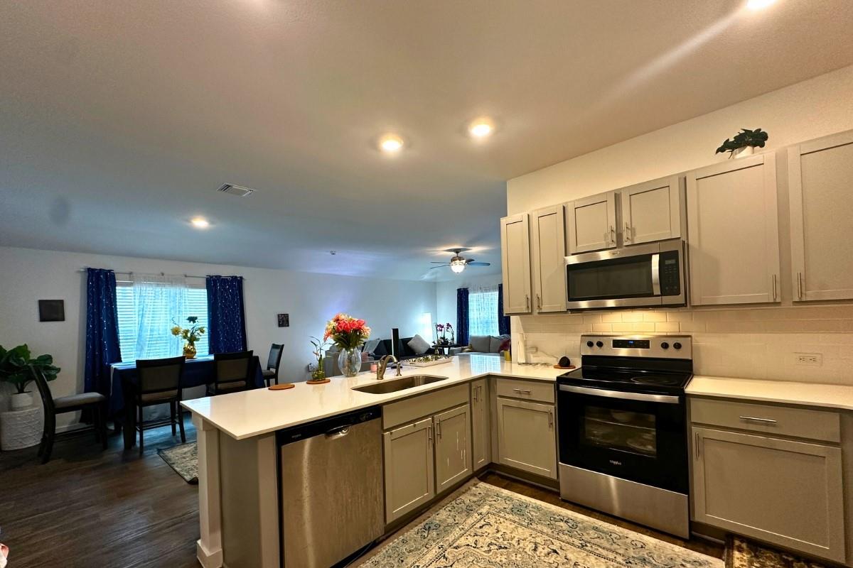 106 Canadian River Trl, Hutto, TX 78634