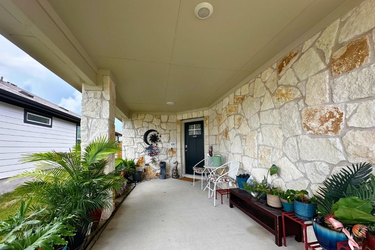 106 Canadian River Trl, Hutto, TX 78634