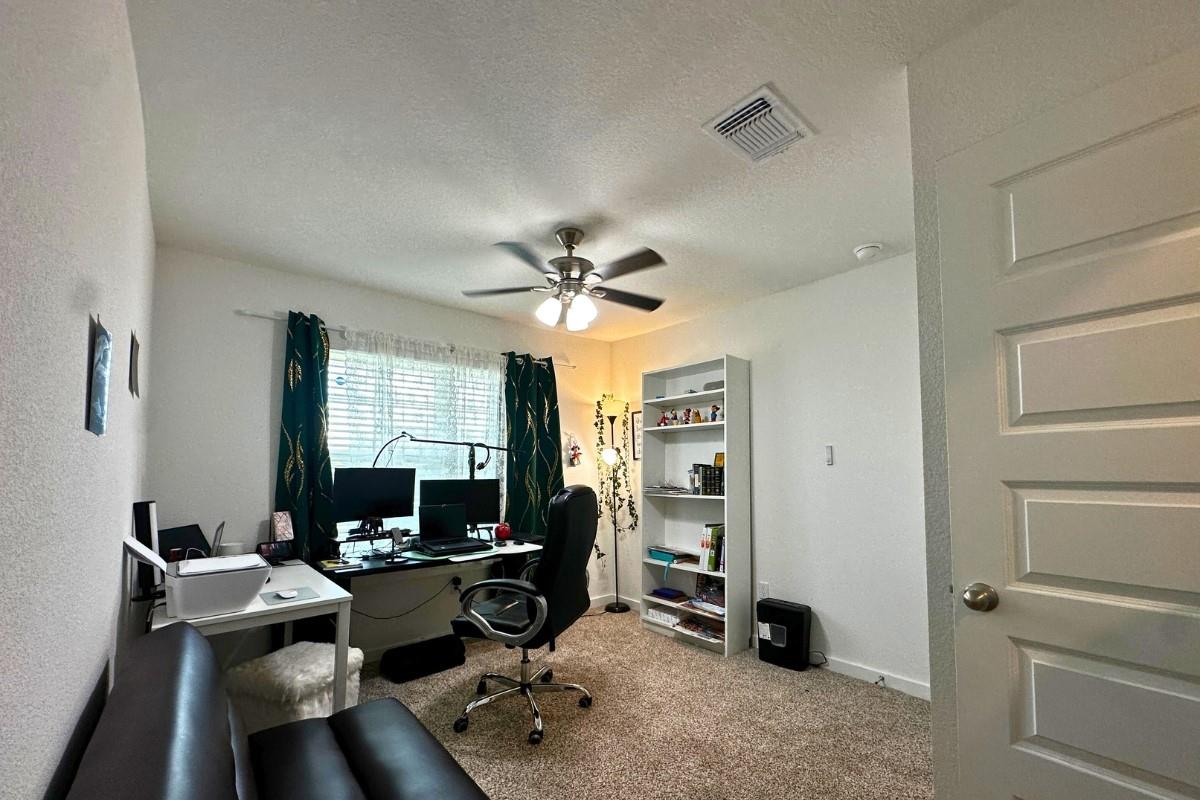 106 Canadian River Trl, Hutto, TX 78634