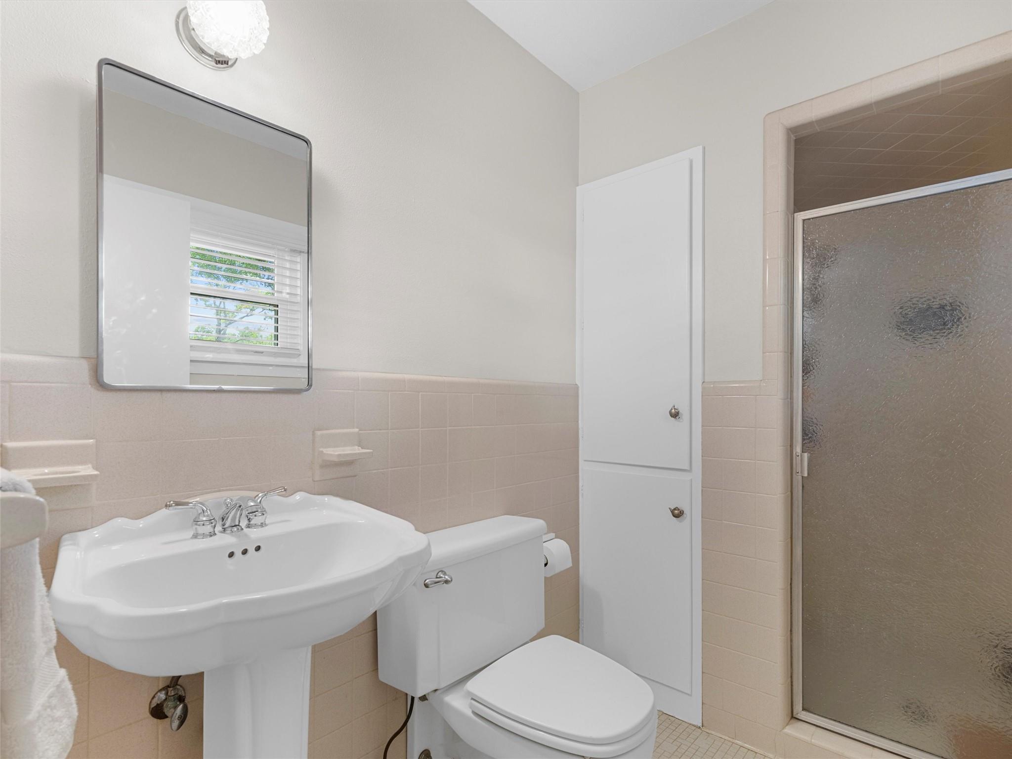 705 Whitehead St, Smithville, TX 78957