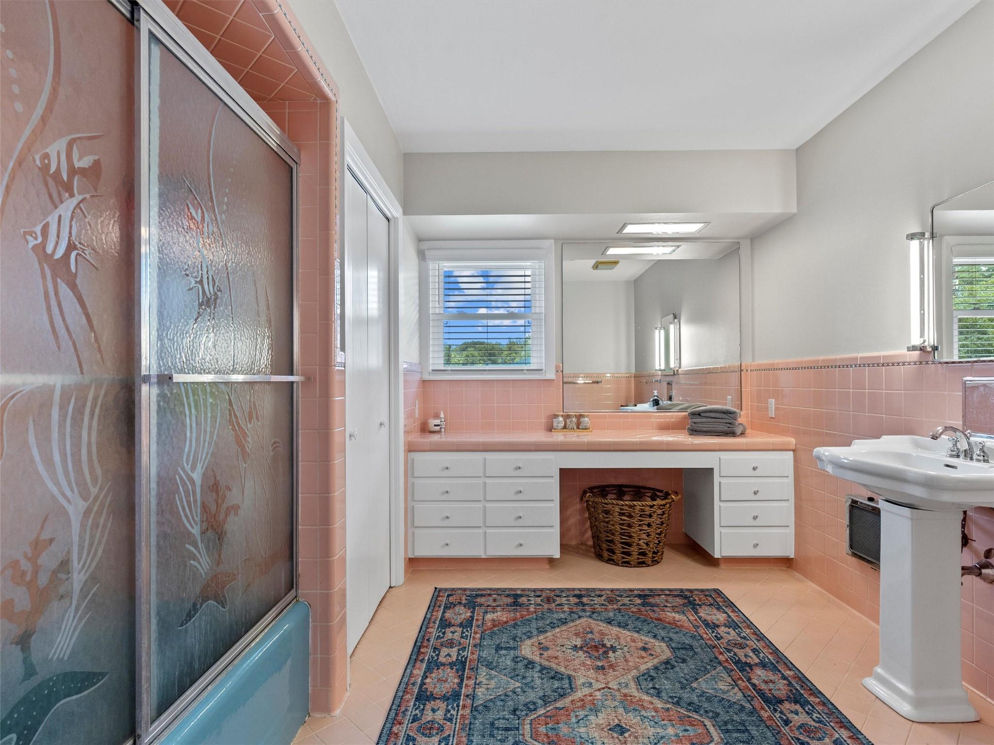 705 Whitehead St, Smithville, TX 78957