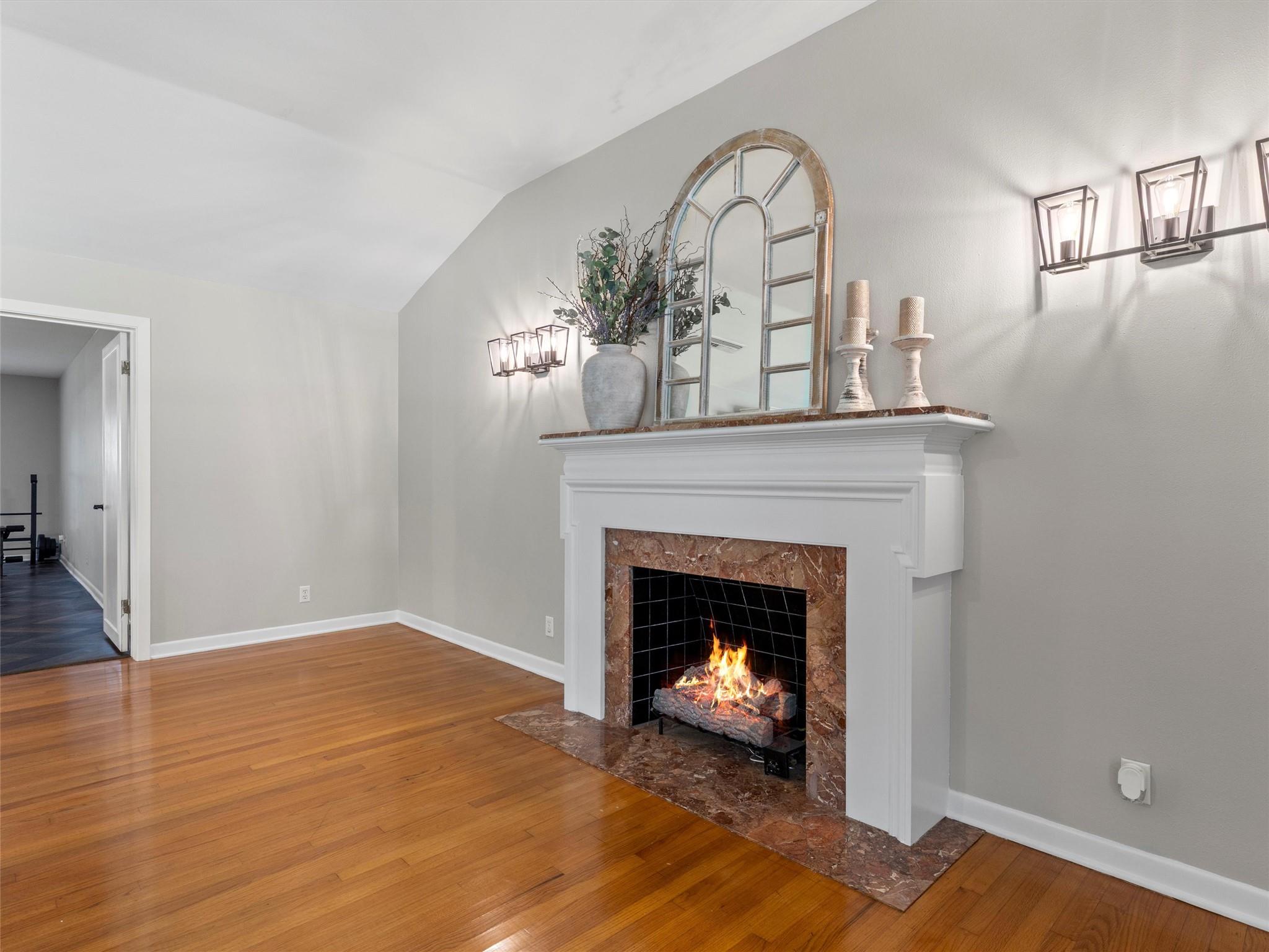 705 Whitehead St, Smithville, TX 78957