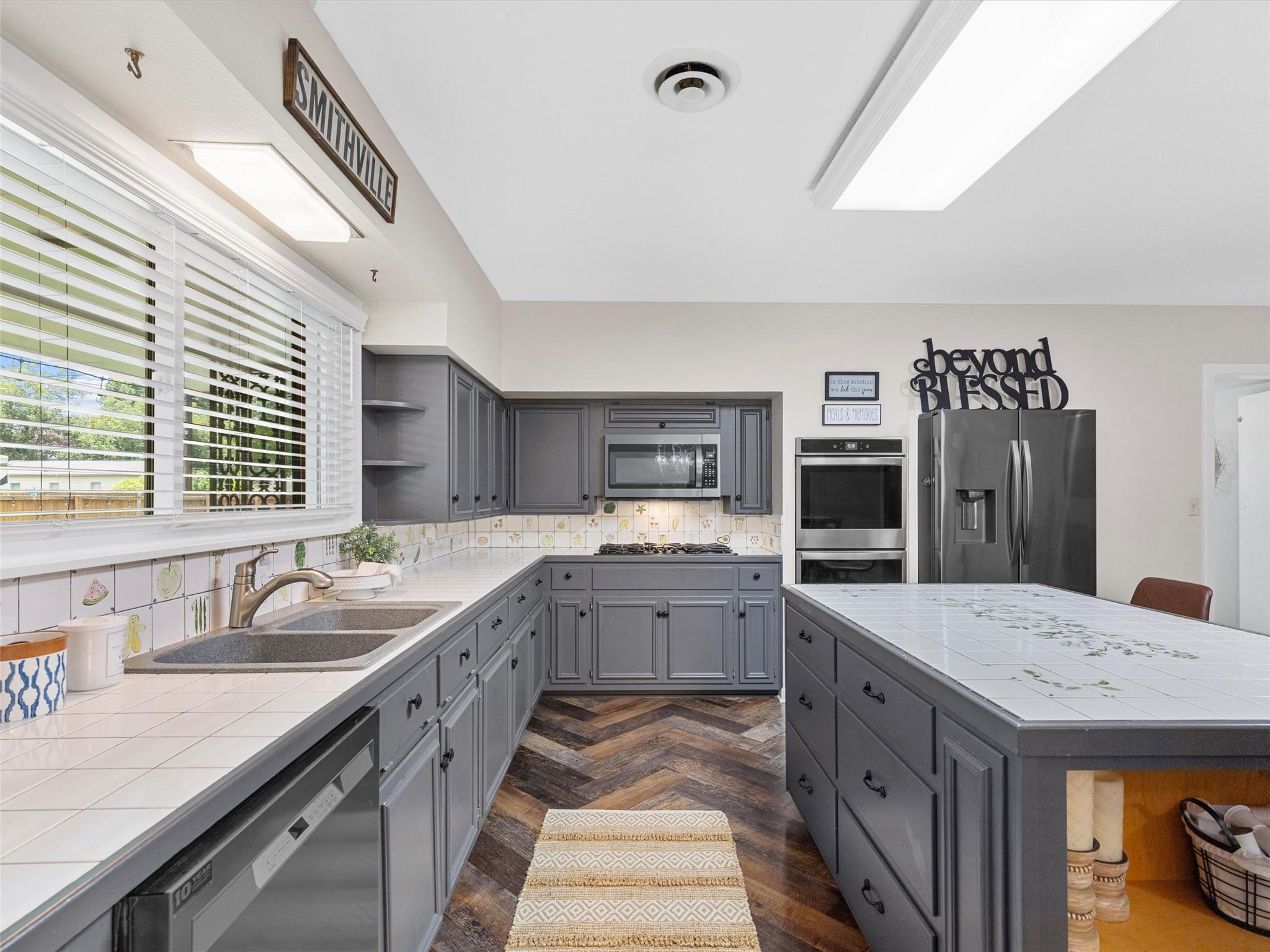 705 Whitehead St, Smithville, TX 78957