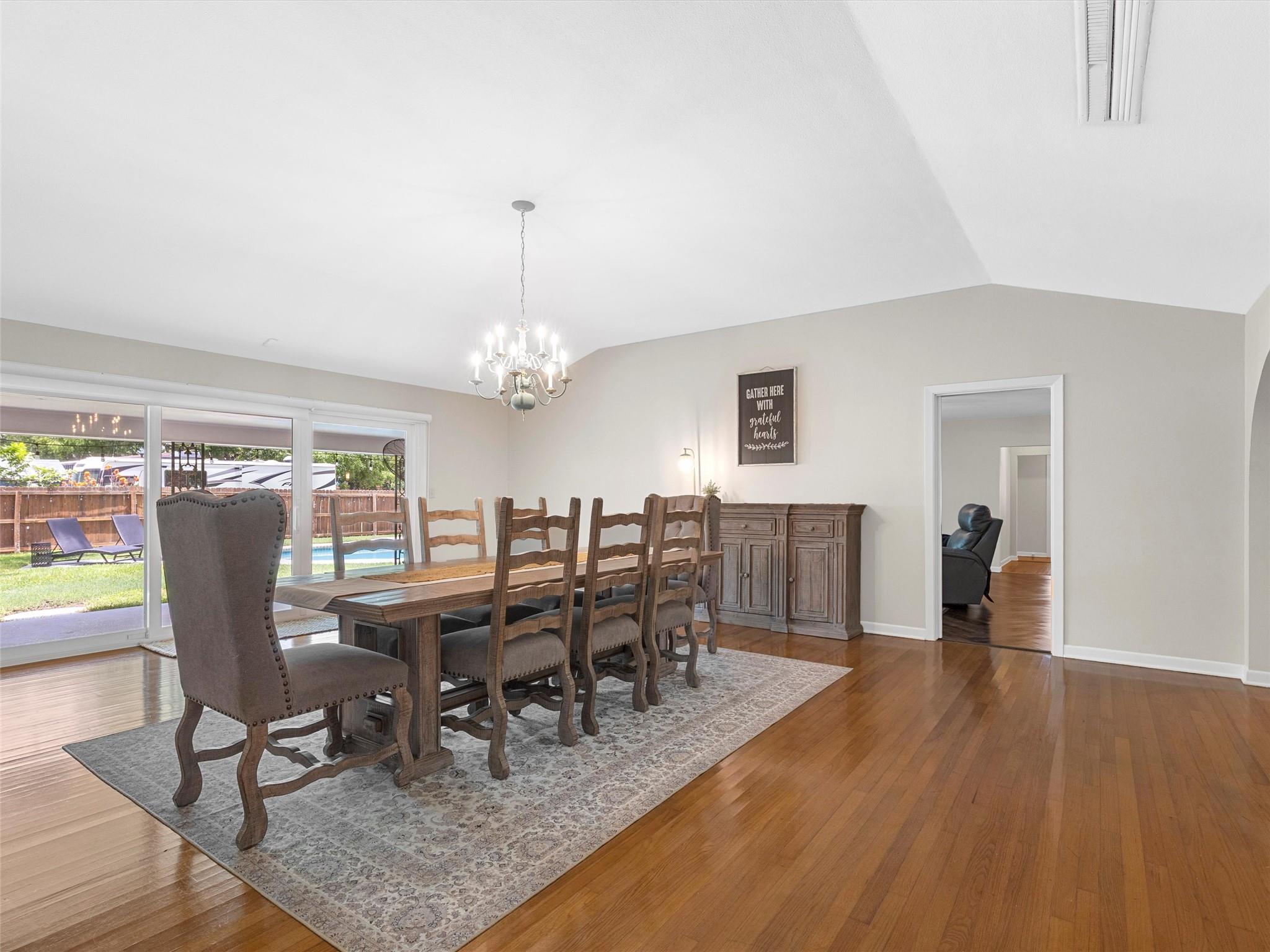 705 Whitehead St, Smithville, TX 78957