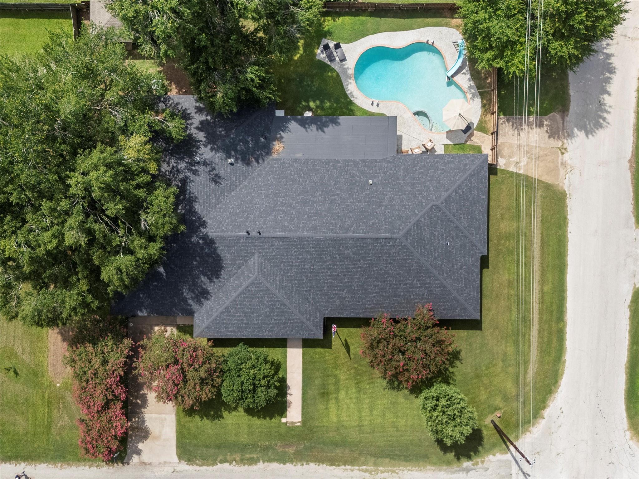 705 Whitehead St, Smithville, TX 78957