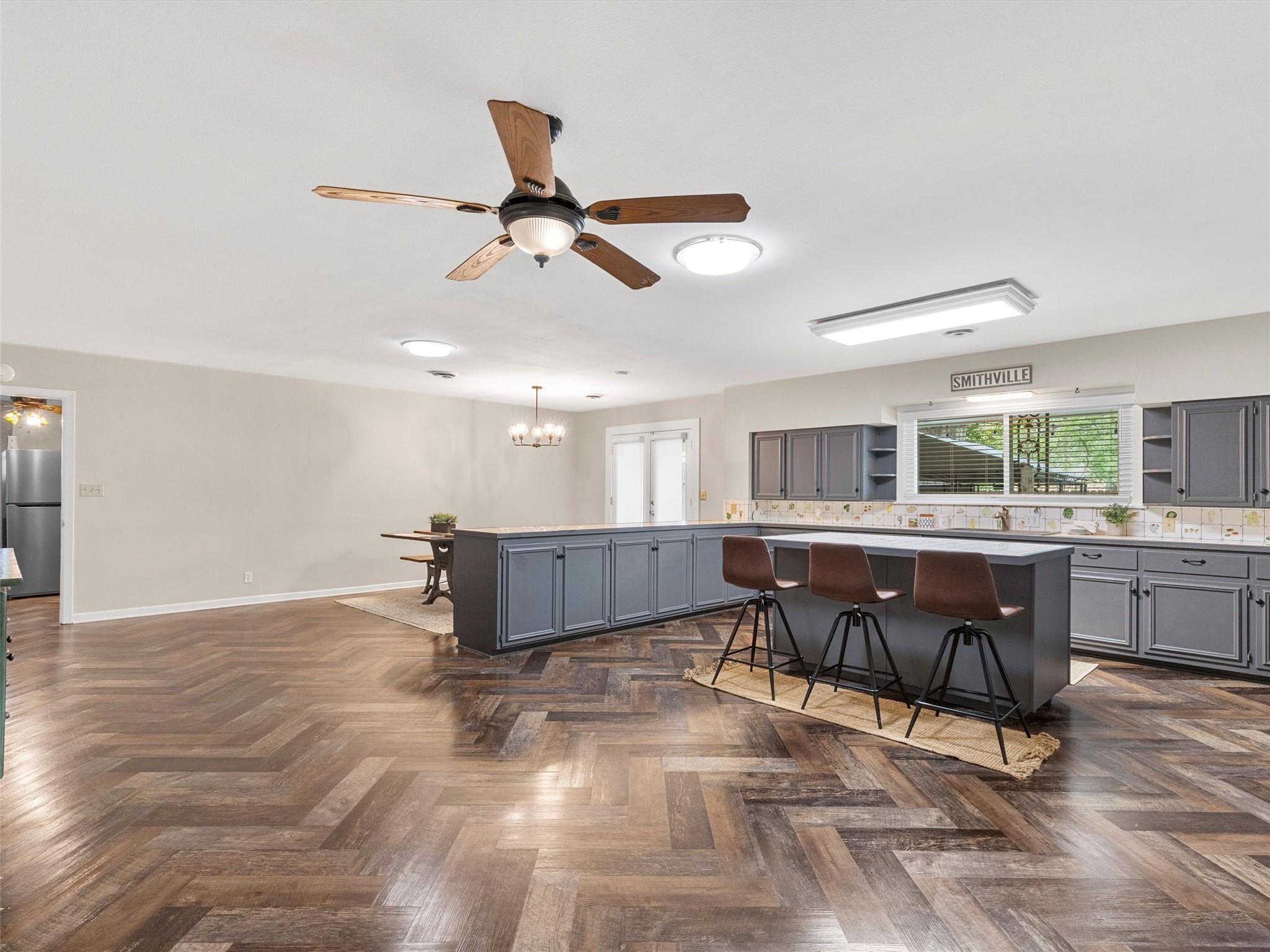 705 Whitehead St, Smithville, TX 78957