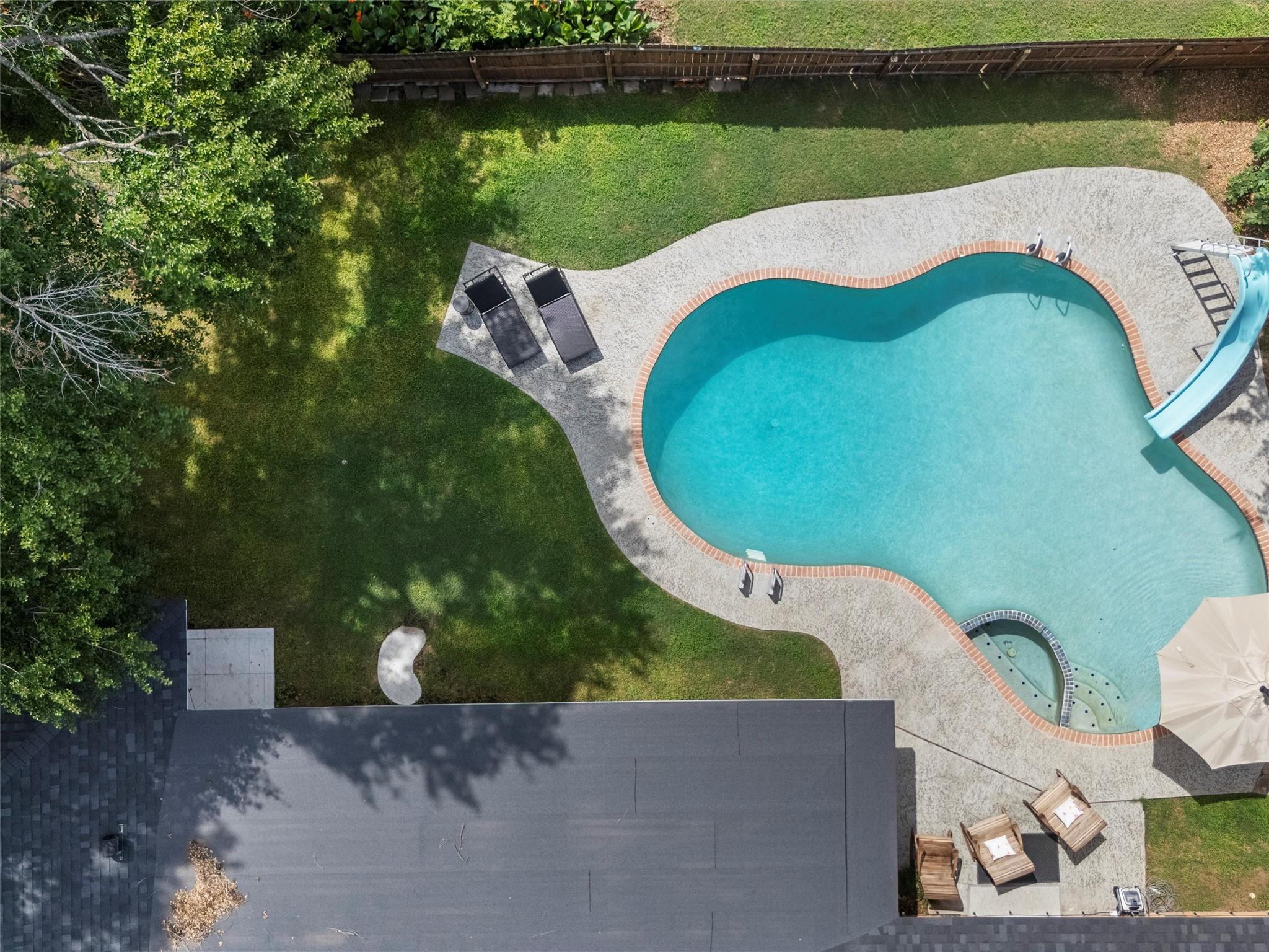 705 Whitehead St, Smithville, TX 78957