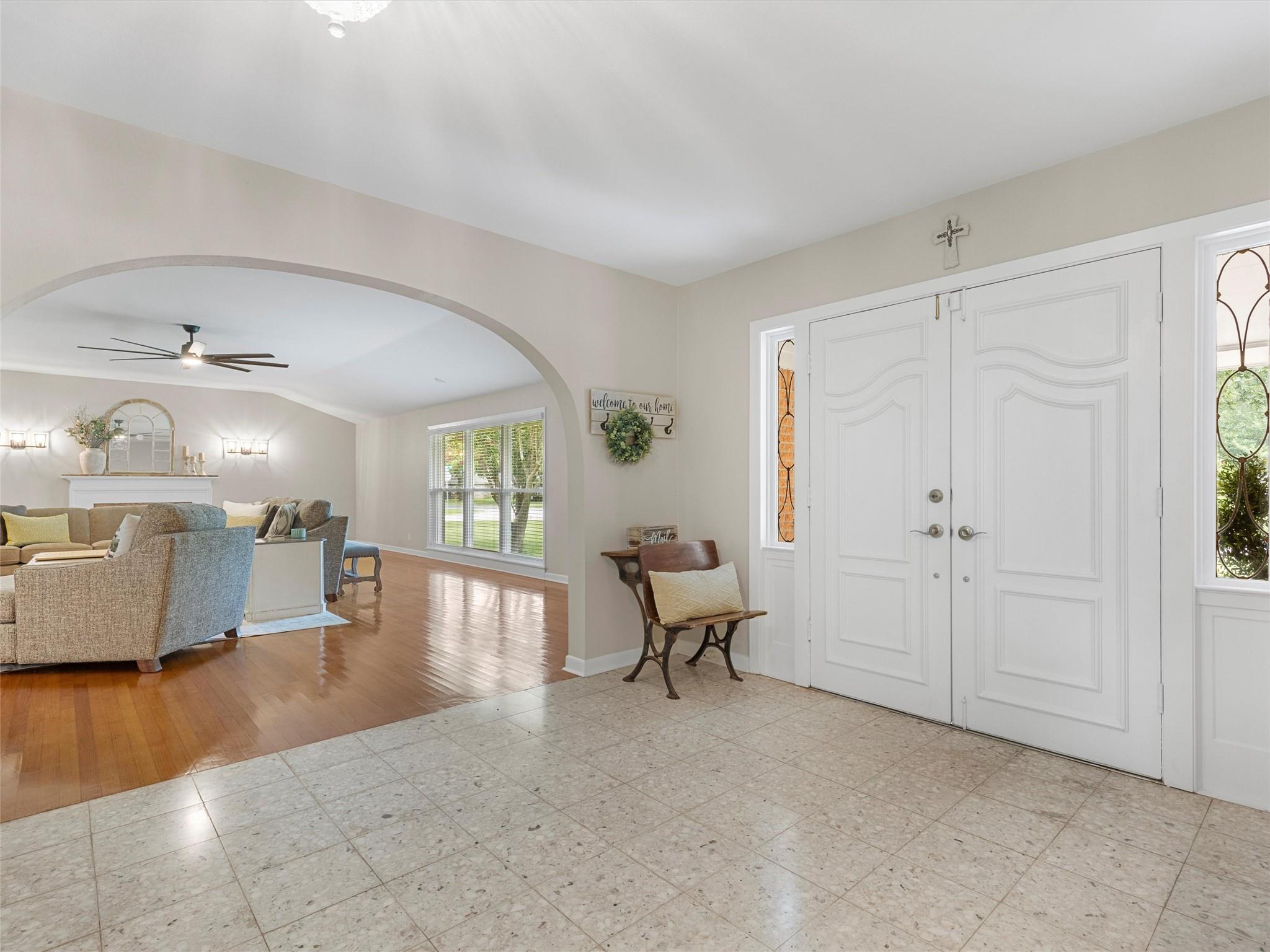 705 Whitehead St, Smithville, TX 78957