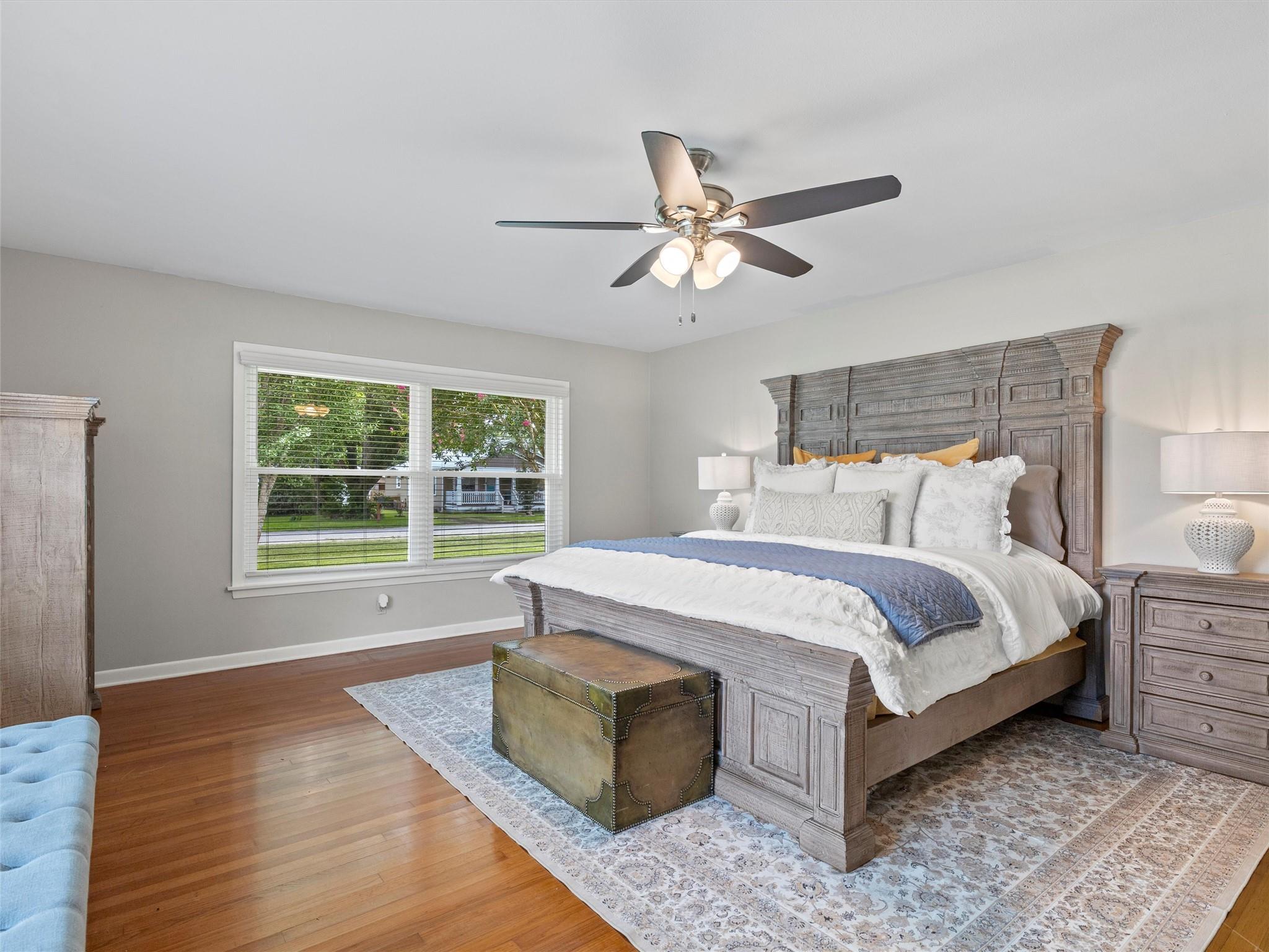 705 Whitehead St, Smithville, TX 78957