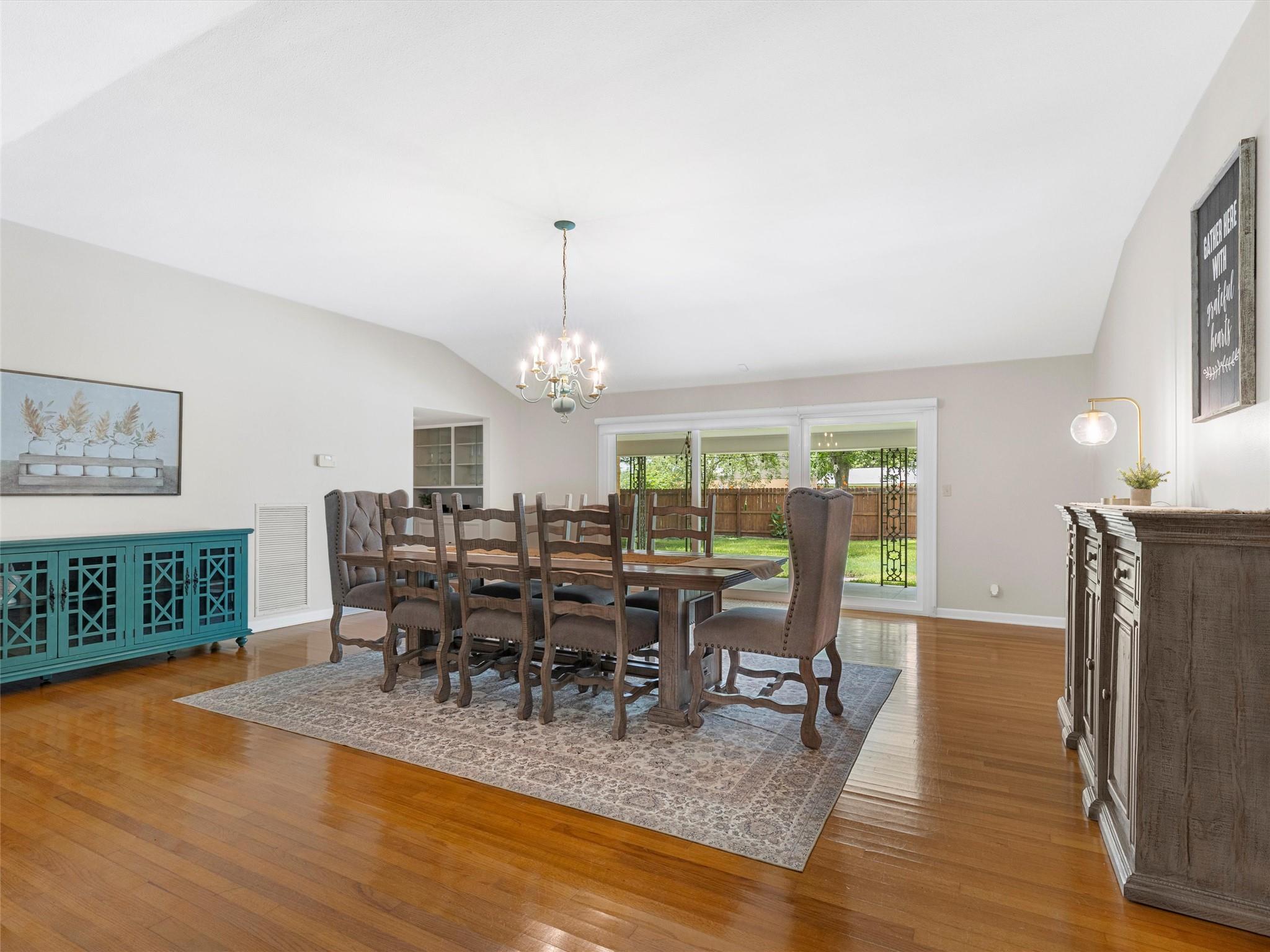 705 Whitehead St, Smithville, TX 78957