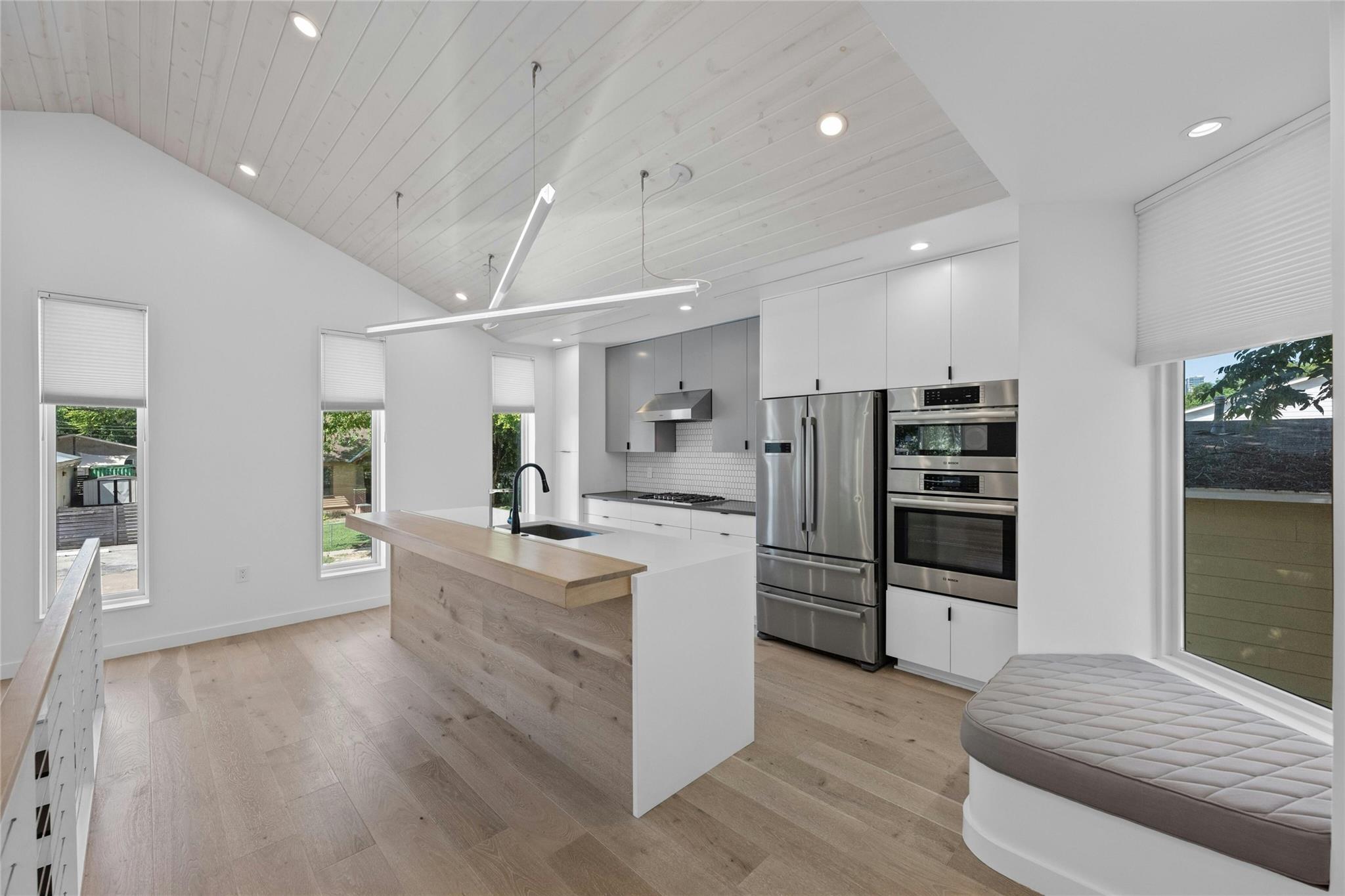2106 Holly St # A, Austin, TX 78702