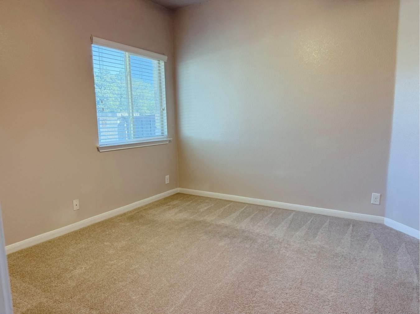 323 Chisholm Trl, Bastrop, TX 78602