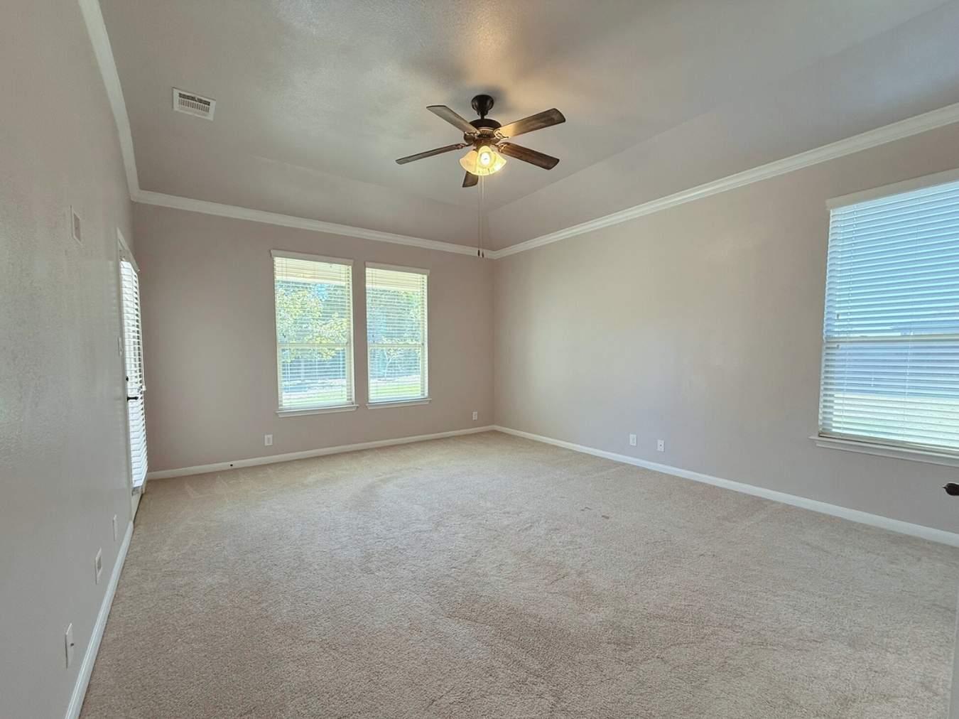 323 Chisholm Trl, Bastrop, TX 78602