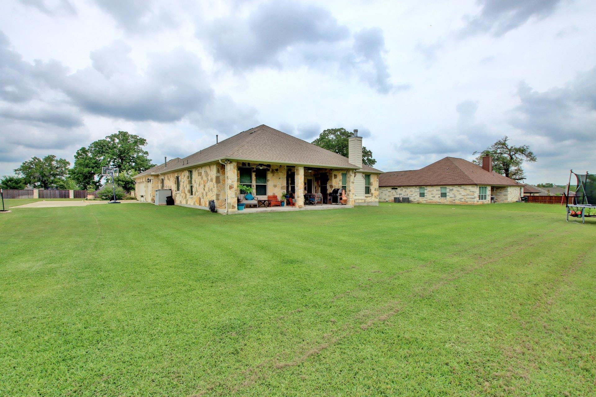 323 Chisholm Trl, Bastrop, TX 78602