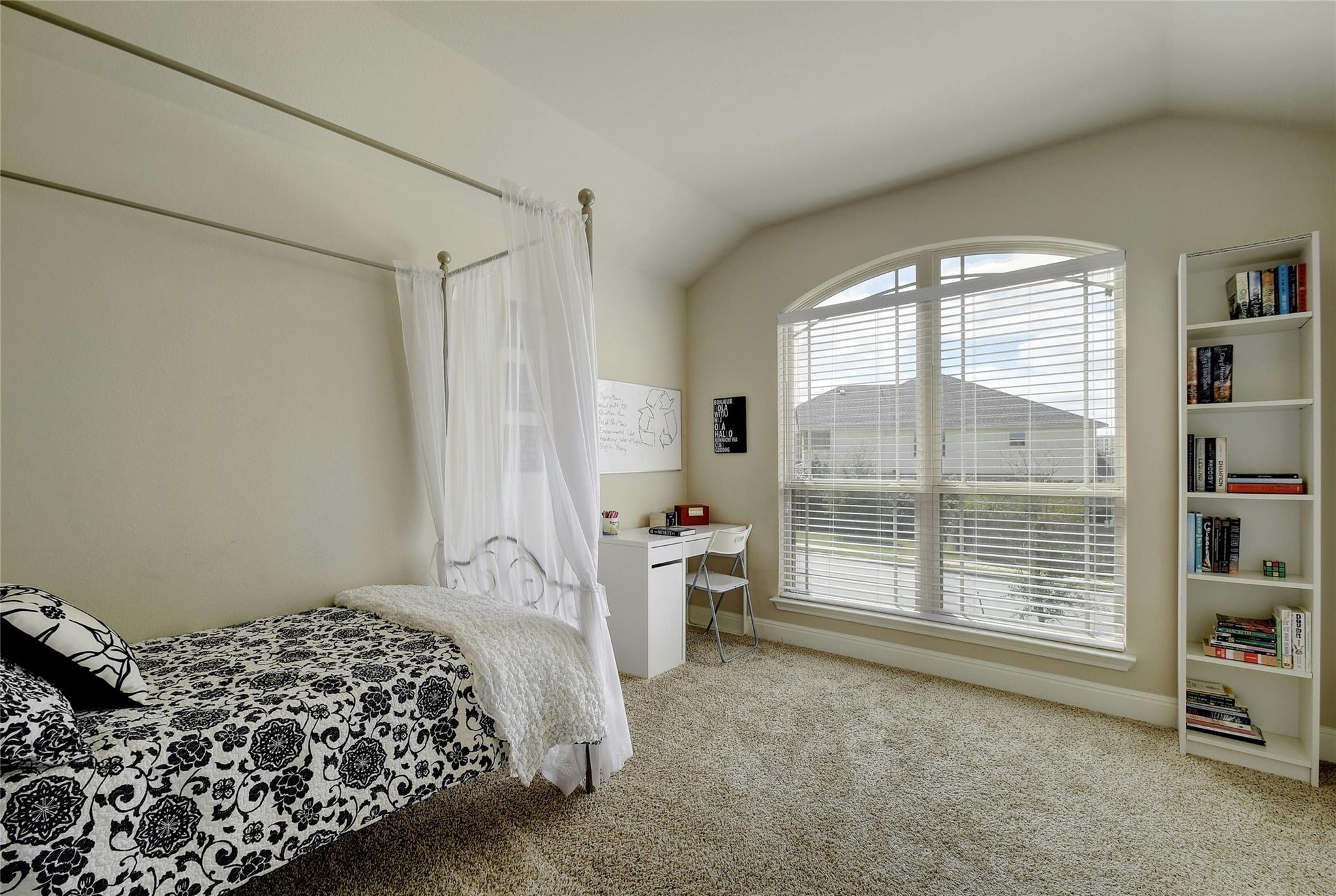 578 Ledge Stone Dr, Austin, TX 78737