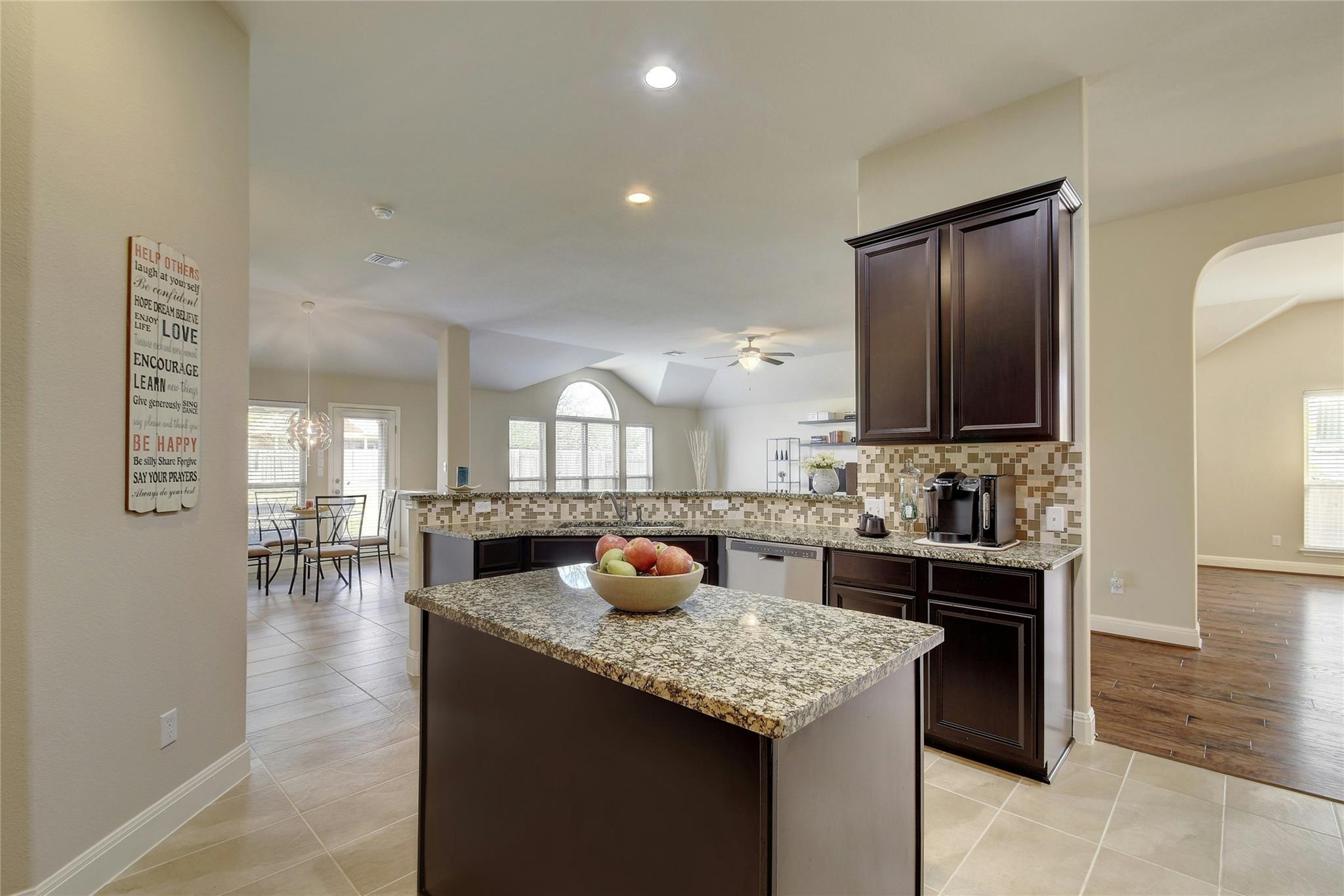 578 Ledge Stone Dr, Austin, TX 78737