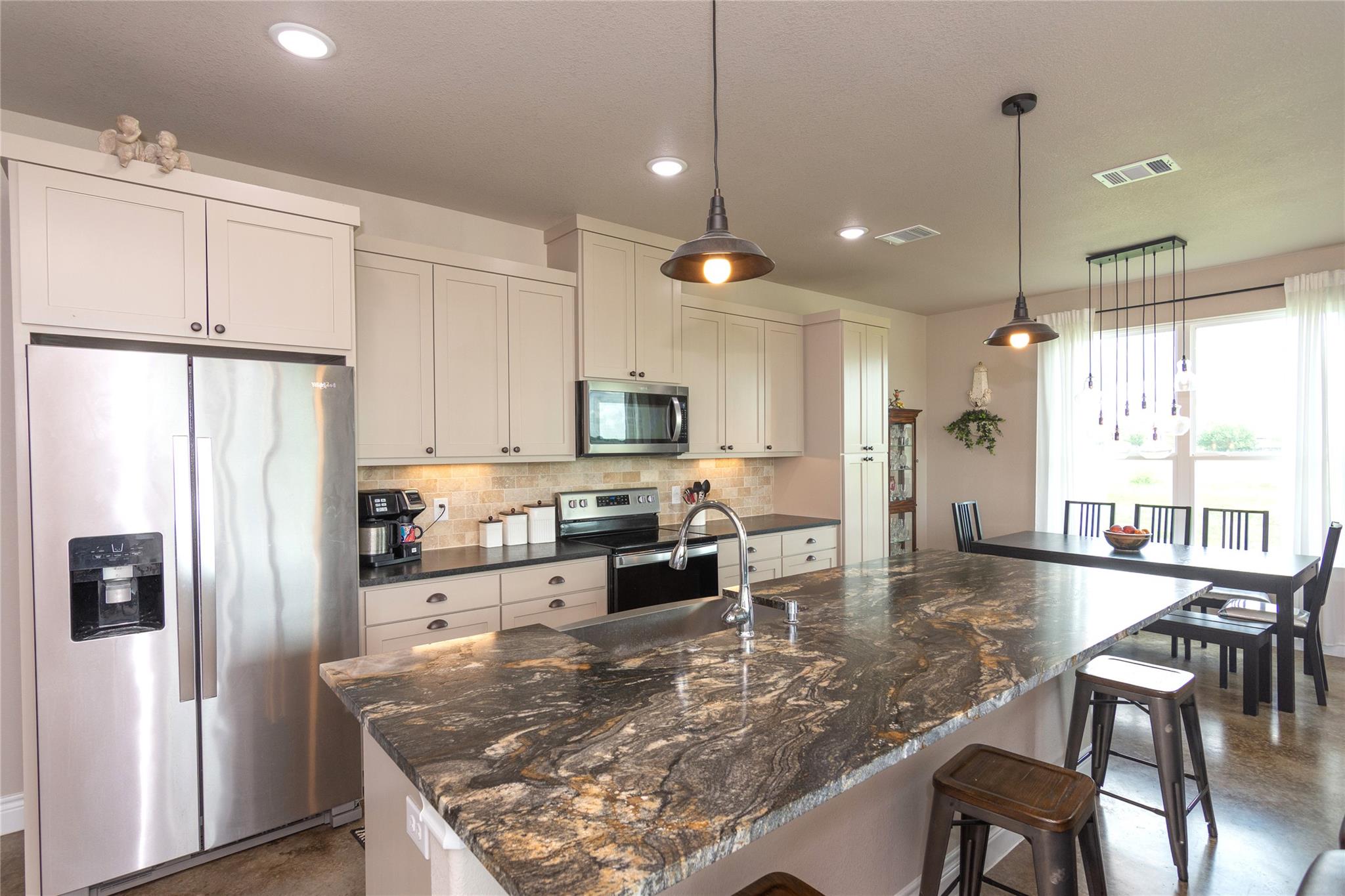 1662 County Road 465, Coupland, TX 78615