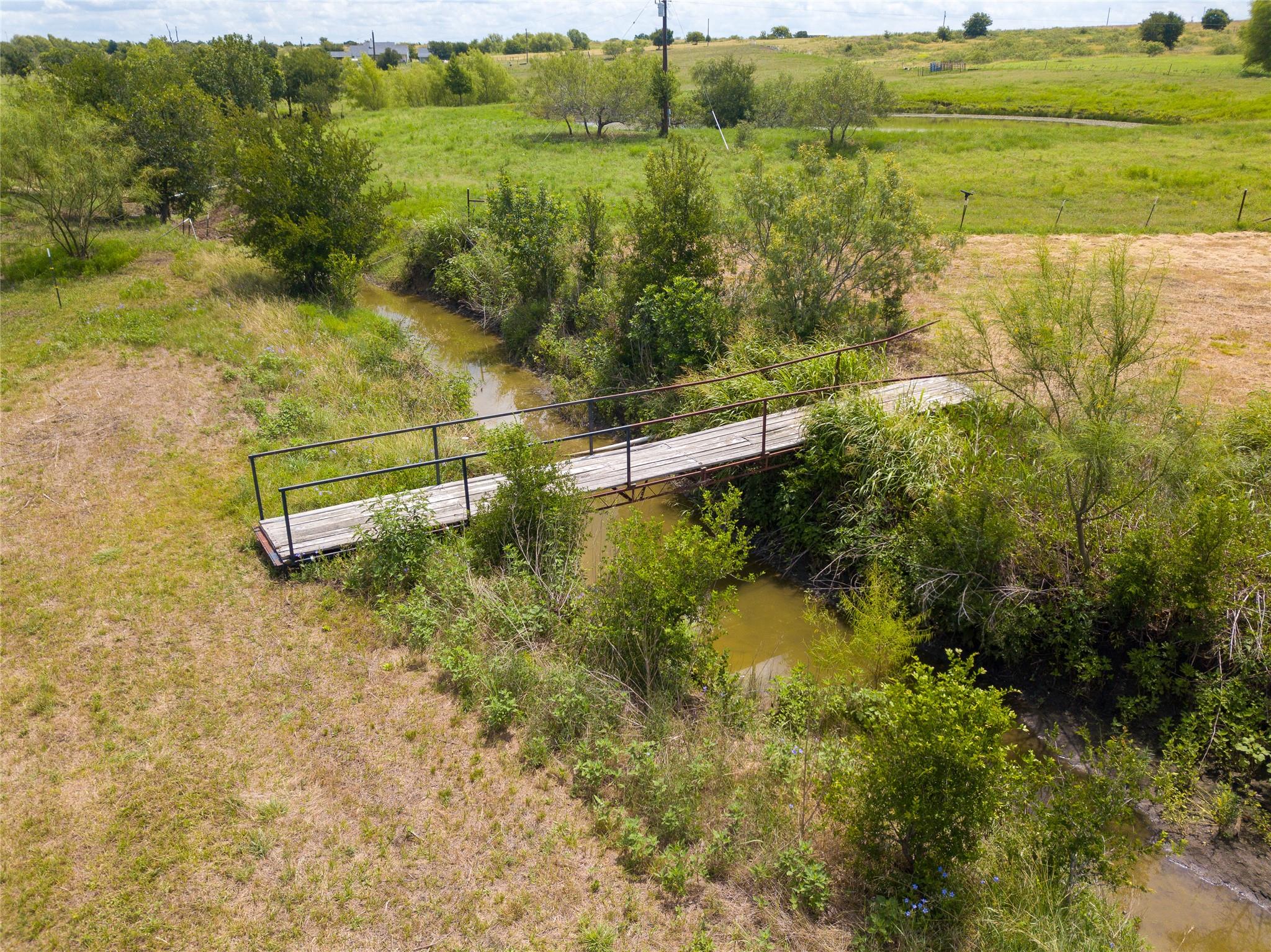 1662 County Road 465, Coupland, TX 78615