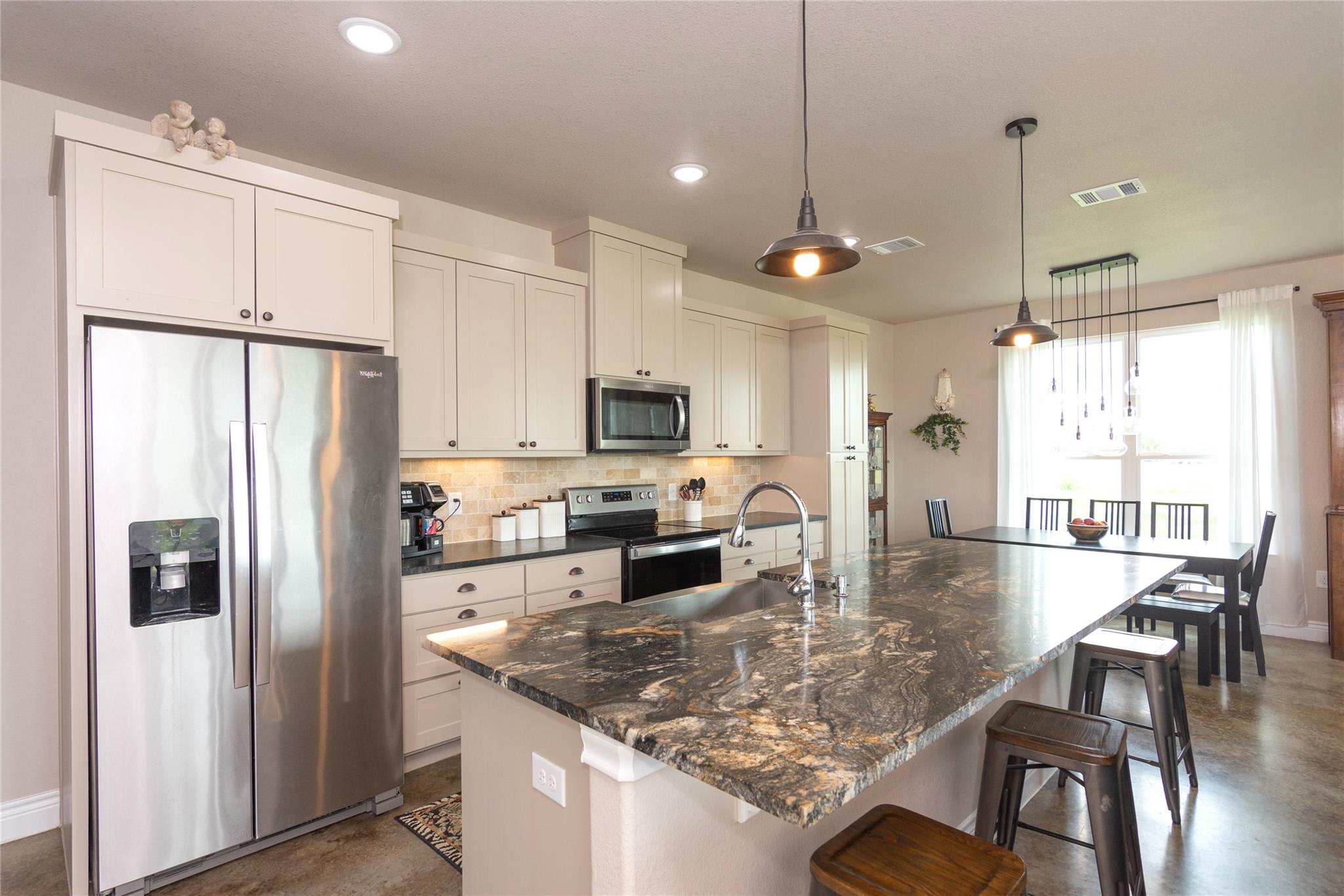 1662 County Road 465, Coupland, TX 78615